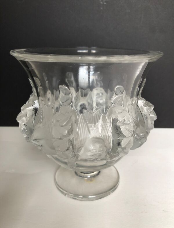 Vase en cristal Lalique modèle Dampierre