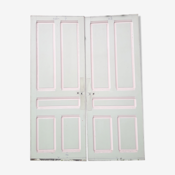 Pair of communication doors