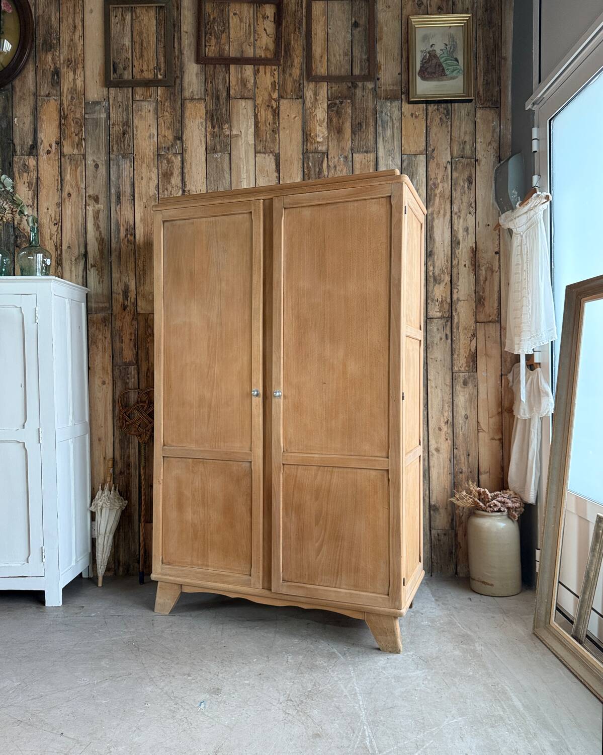 Armoire parisienne en hêtre (rénovée)