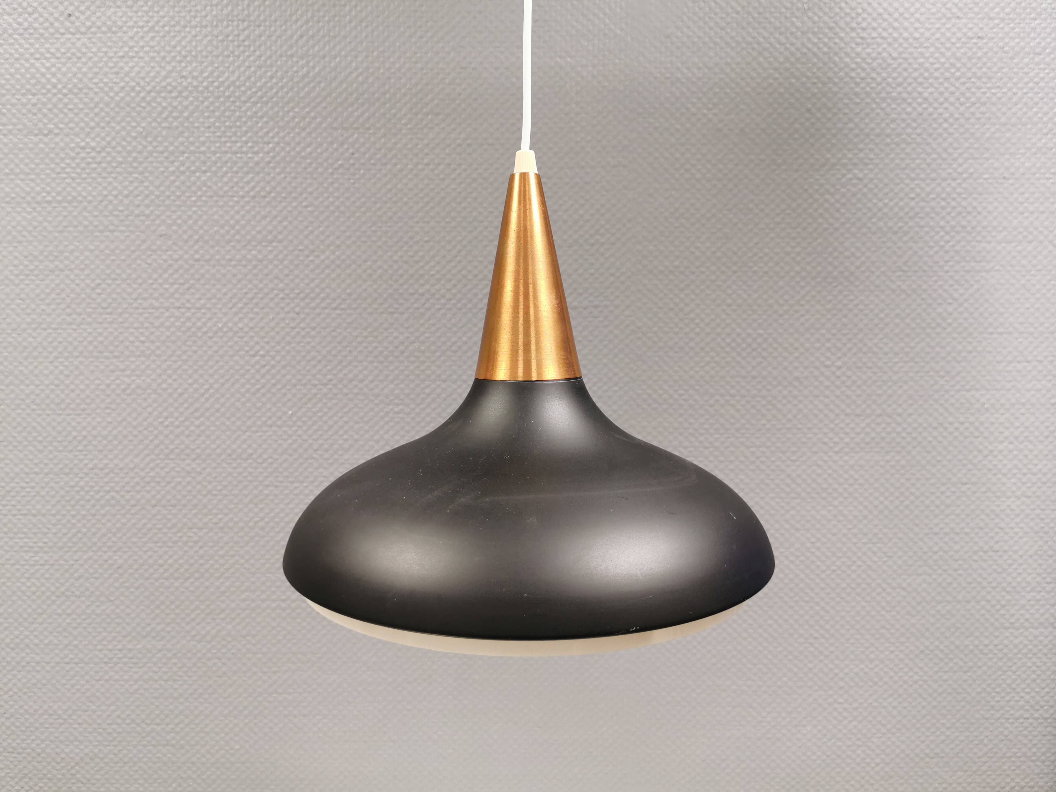 Hanging lamp from the 1970s Denmark.