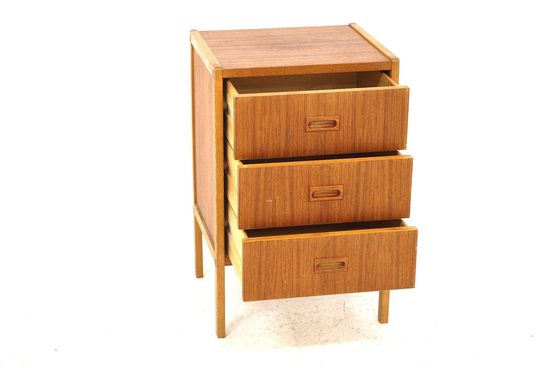 Teak chest of drawers, Bertil Fridhagen, Bodafors, Sweden, 1960