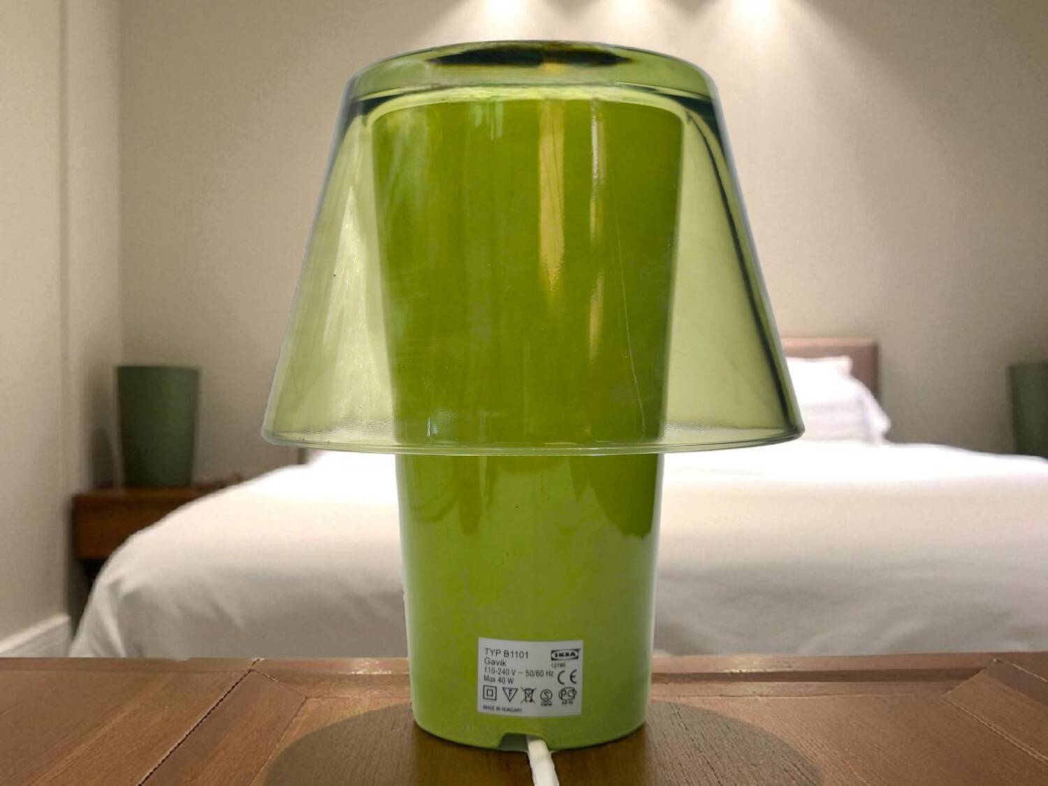 Lampe de table IKEA Gavik – Design en verre jaune-vert vibrant