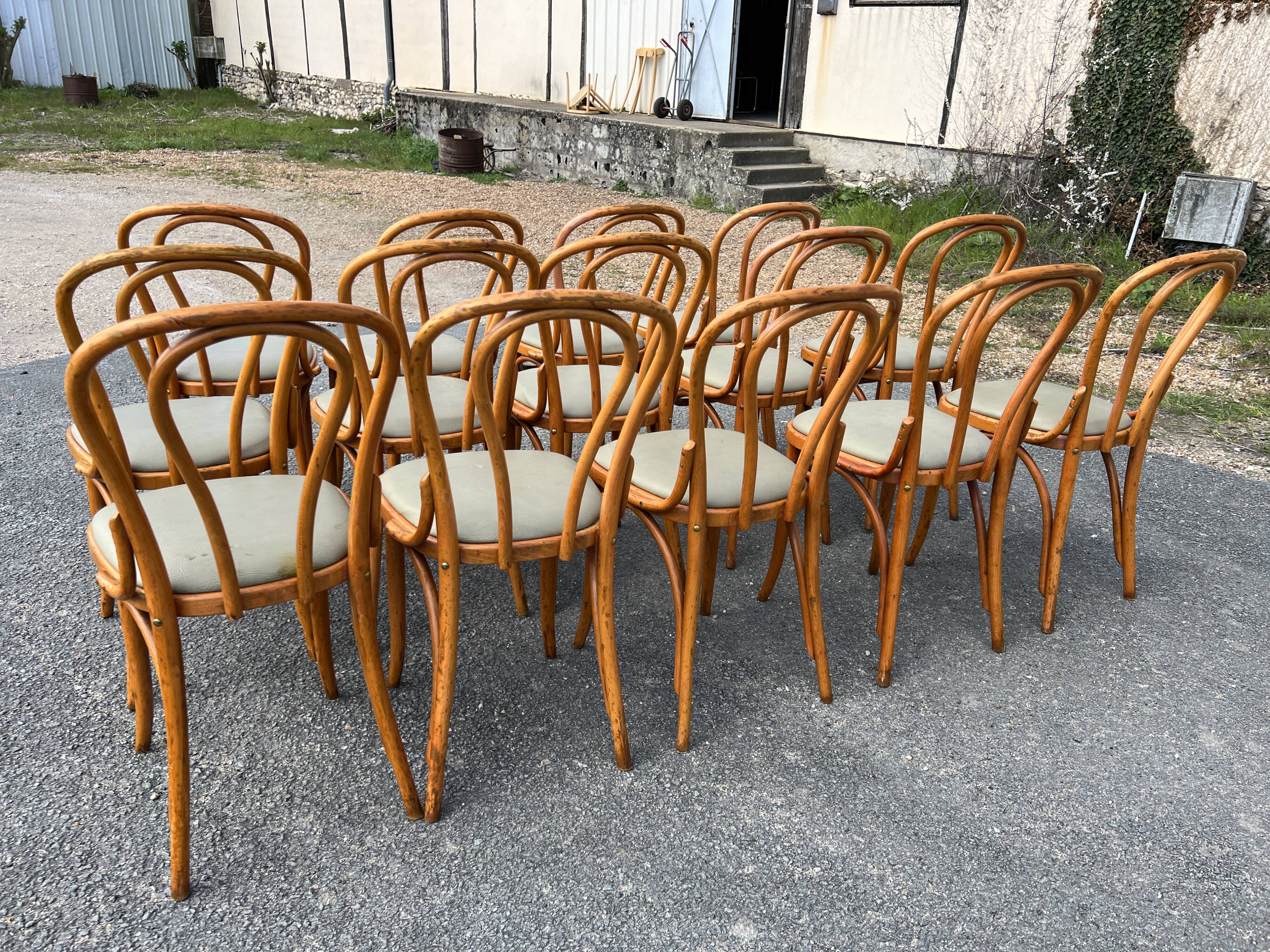 Lot de 14 chaises bistrot