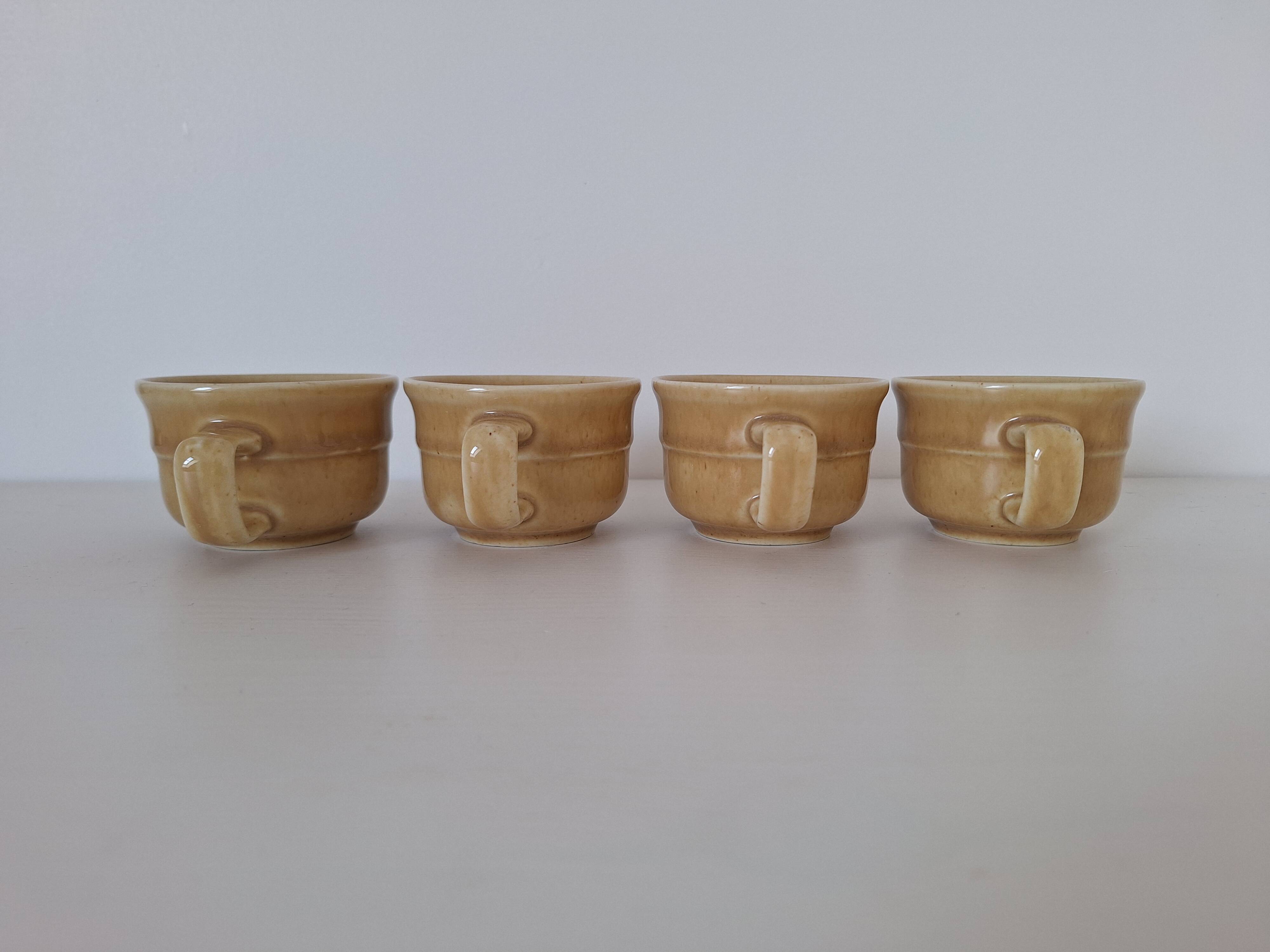 Tasses couleur beige miel