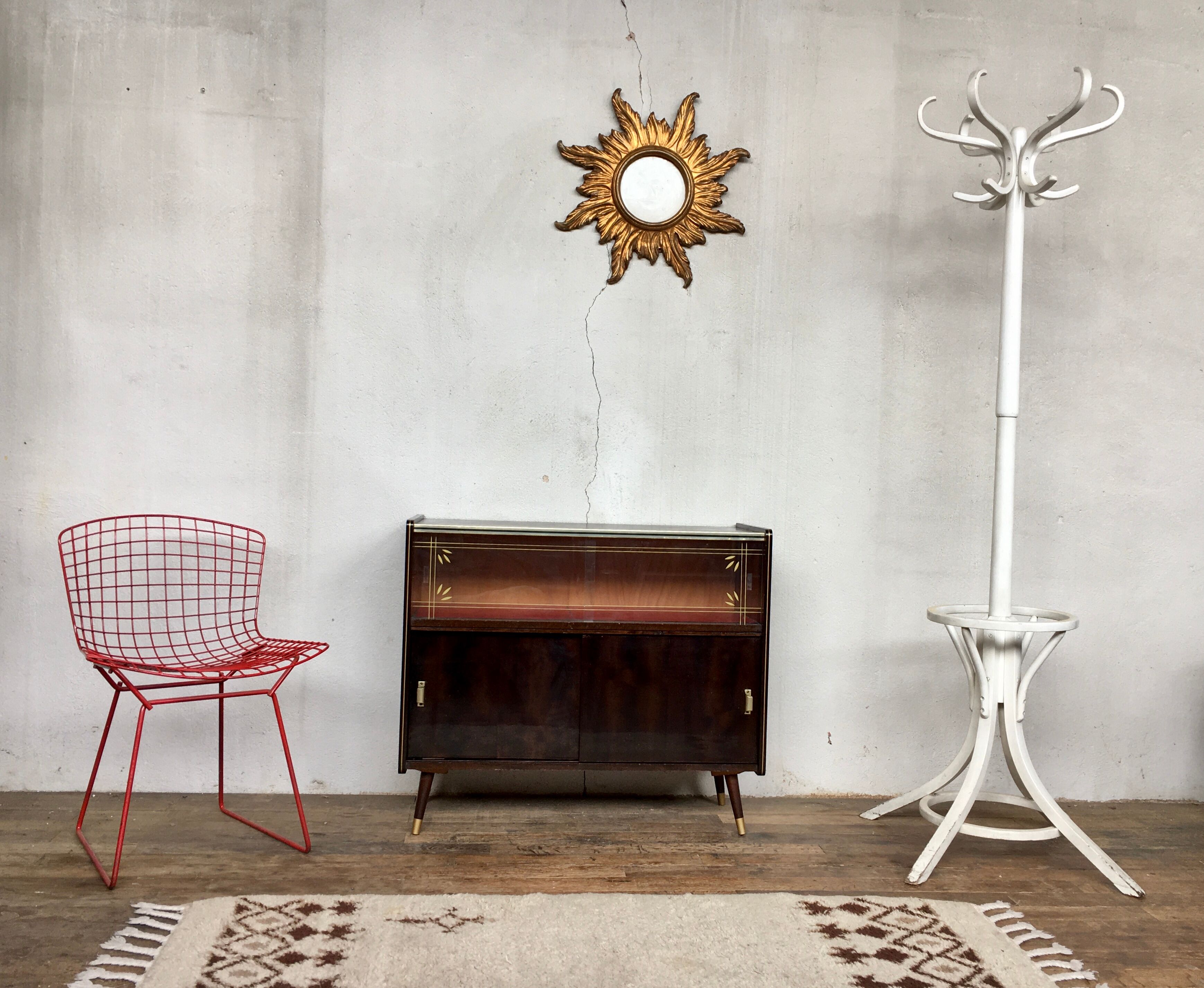 Enfilade feet compass 1960