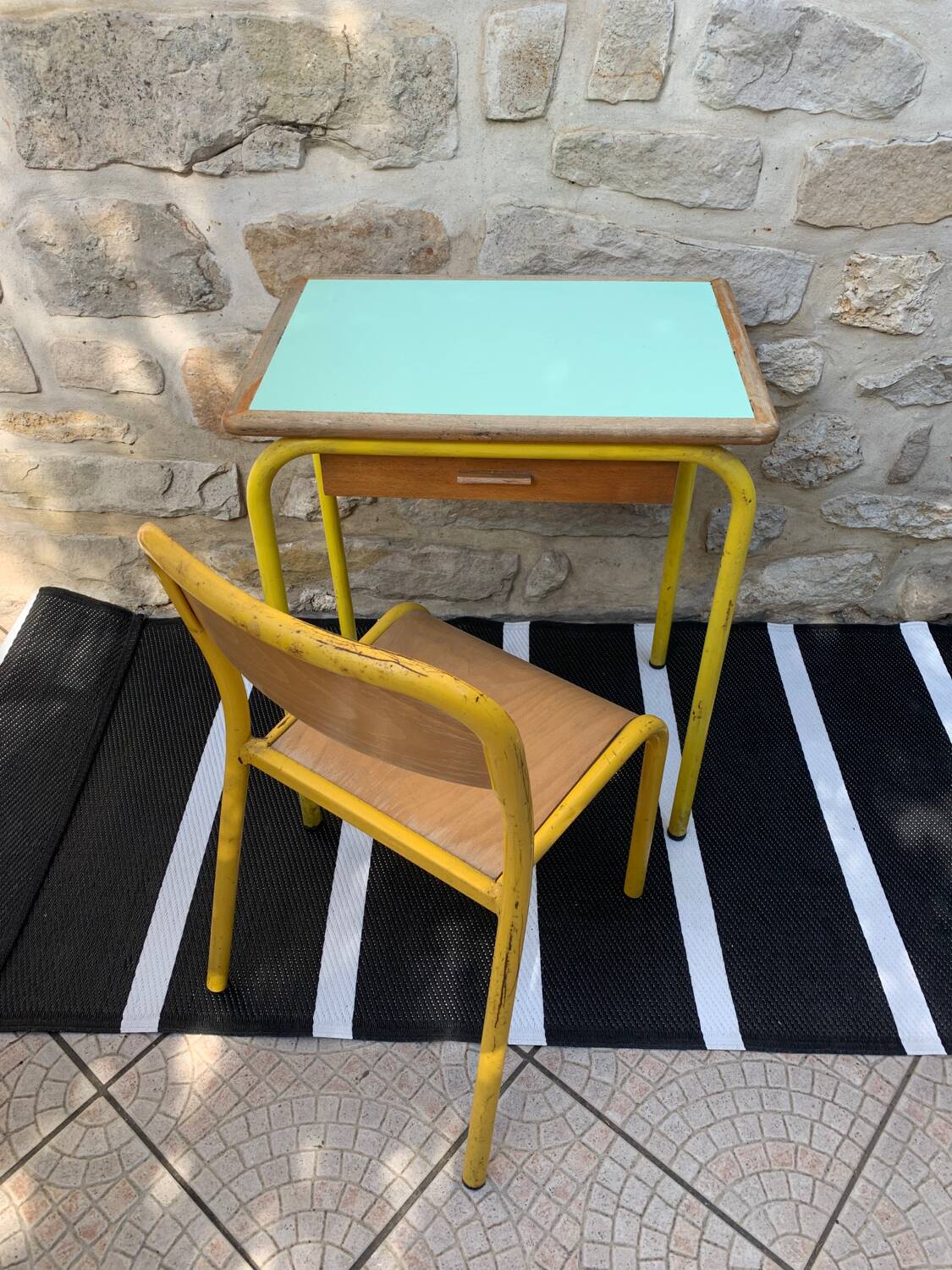 School desk with chair