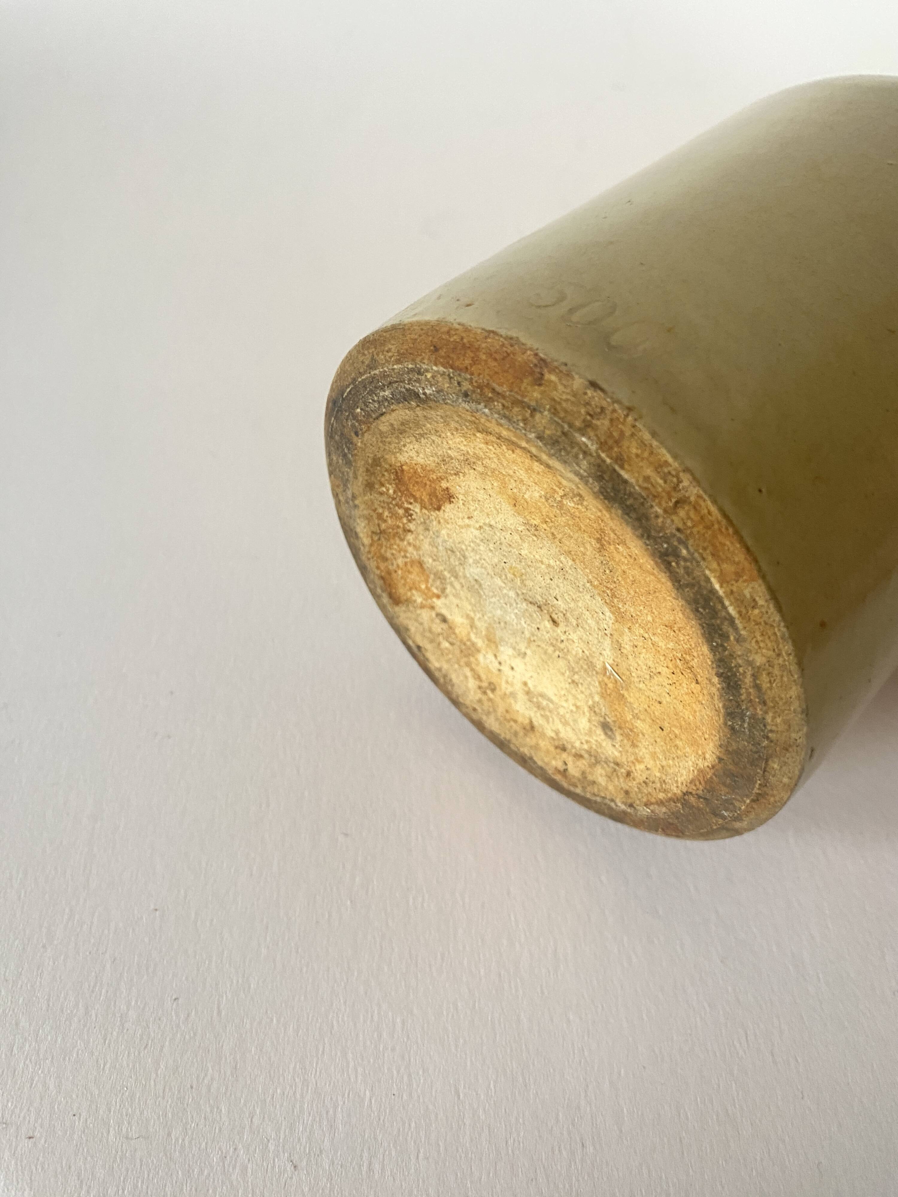 Stoneware grease pot, wooden cap