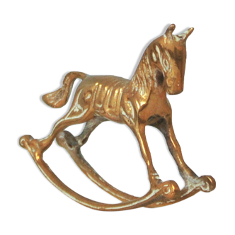 Figurine en bronze doré Cheval à bascule