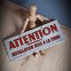 Plaque "Attention"