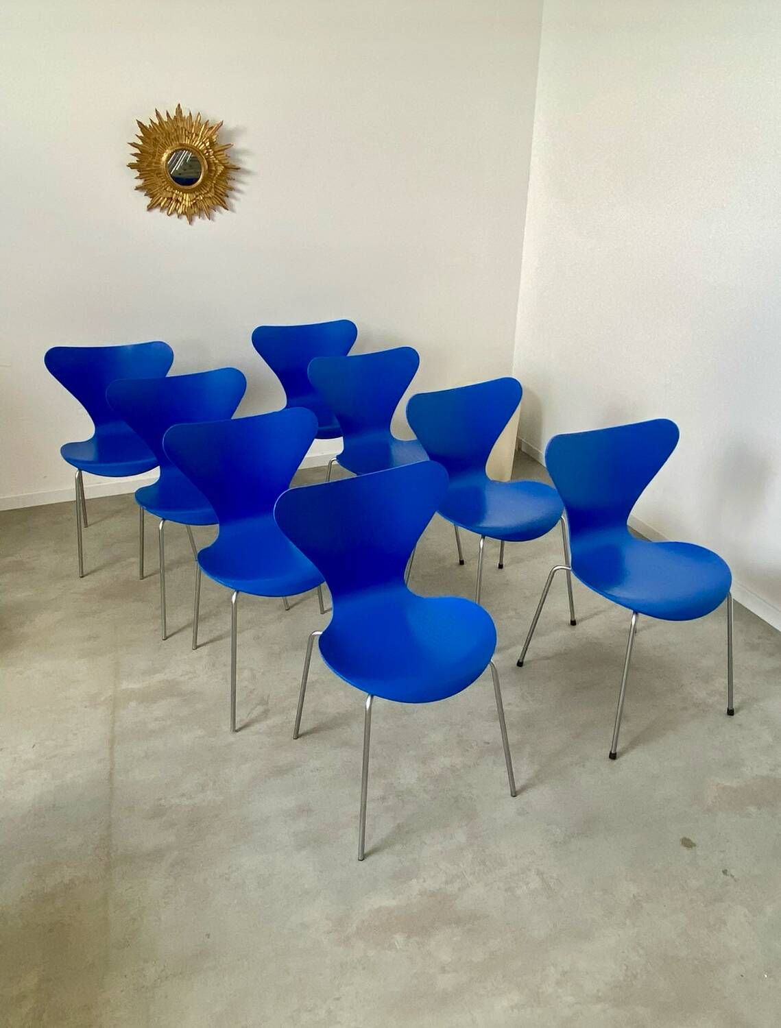 Lot 8 blue chairs series 7 design Arne Jacobsen for Fritz Hansen Denmark vintage