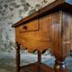 Table d'appoint française ancienne en noyer et cerisier – Louis Philippe, XIXe siècle