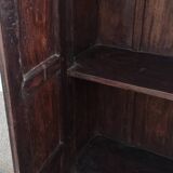 Ancienne armoire en bois foncée