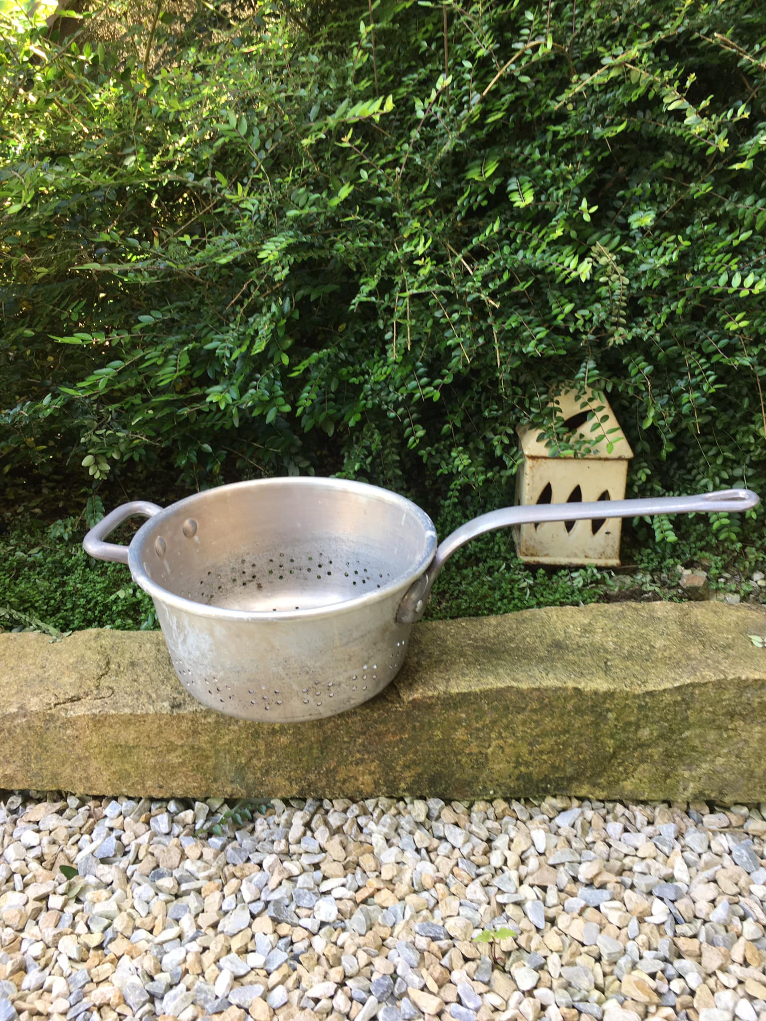 Tin strainer