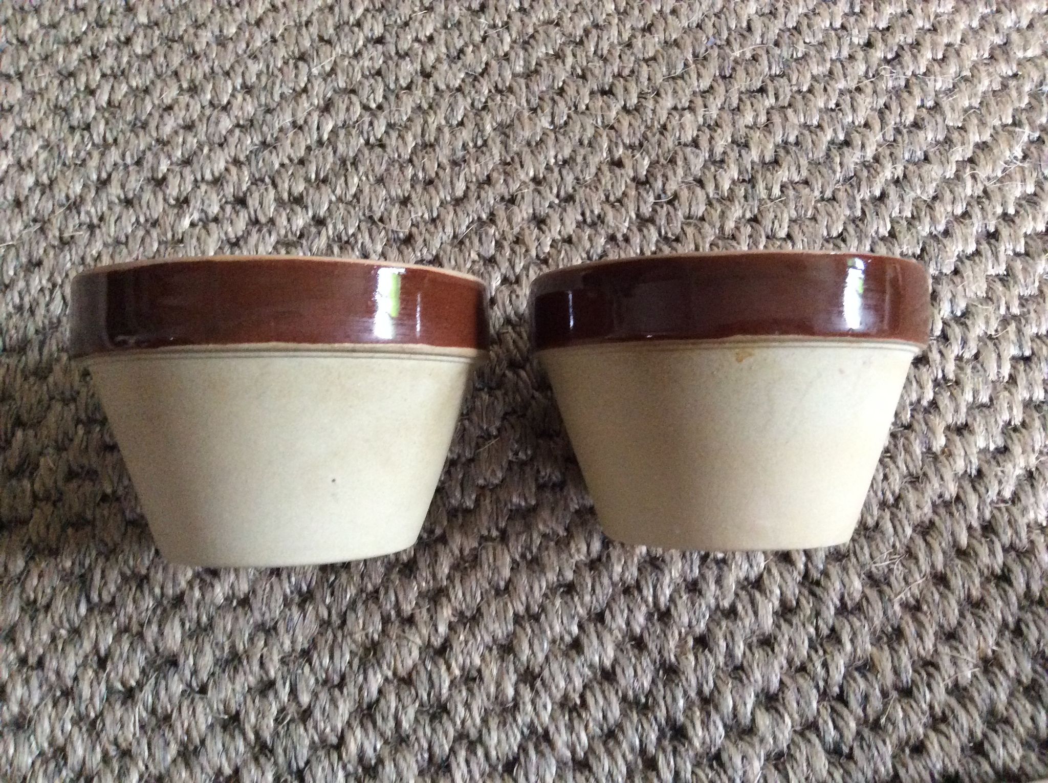 Series of 5 sandstone ramekins