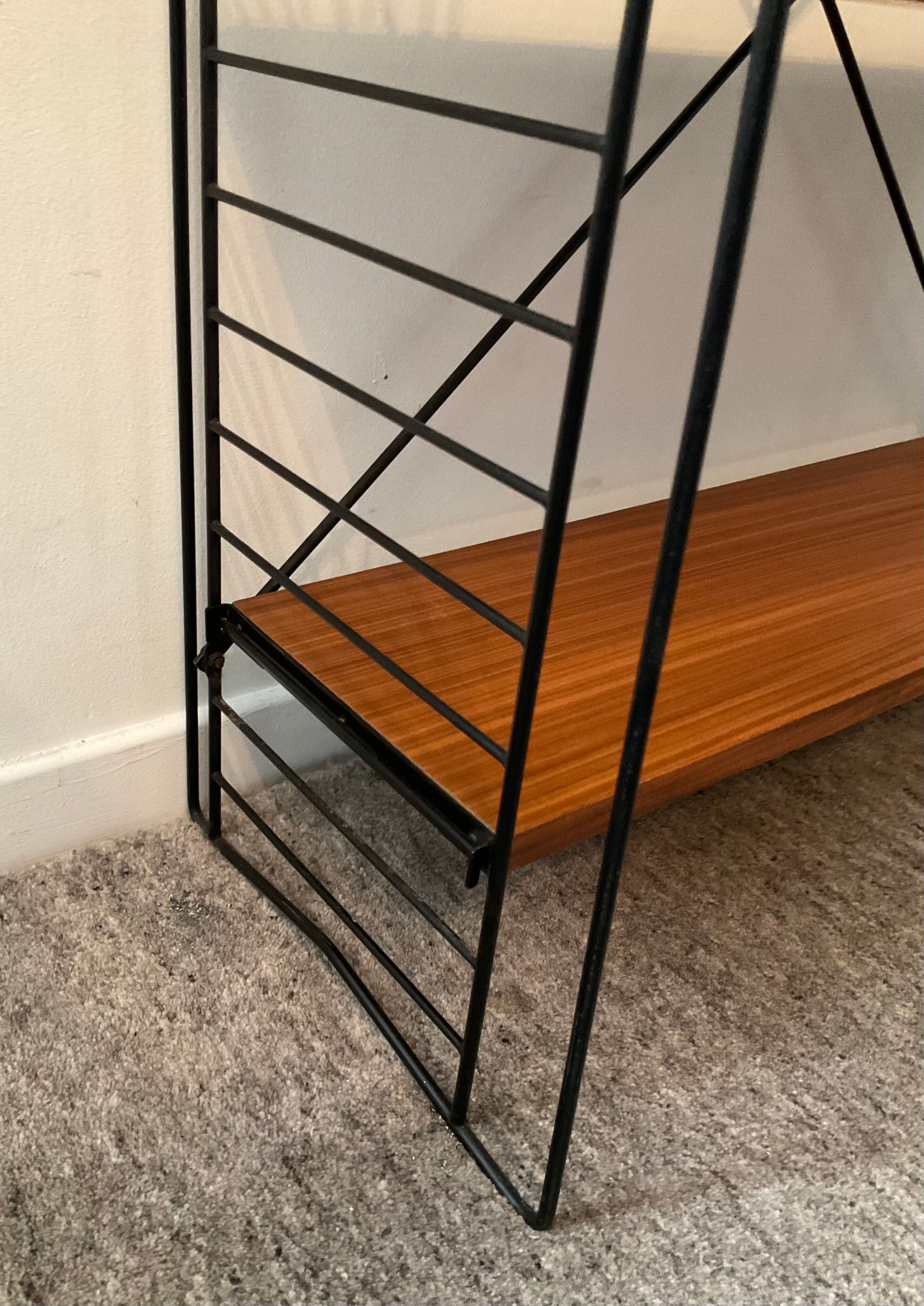 Tomado D.Dekker shelf from the 50s-60s