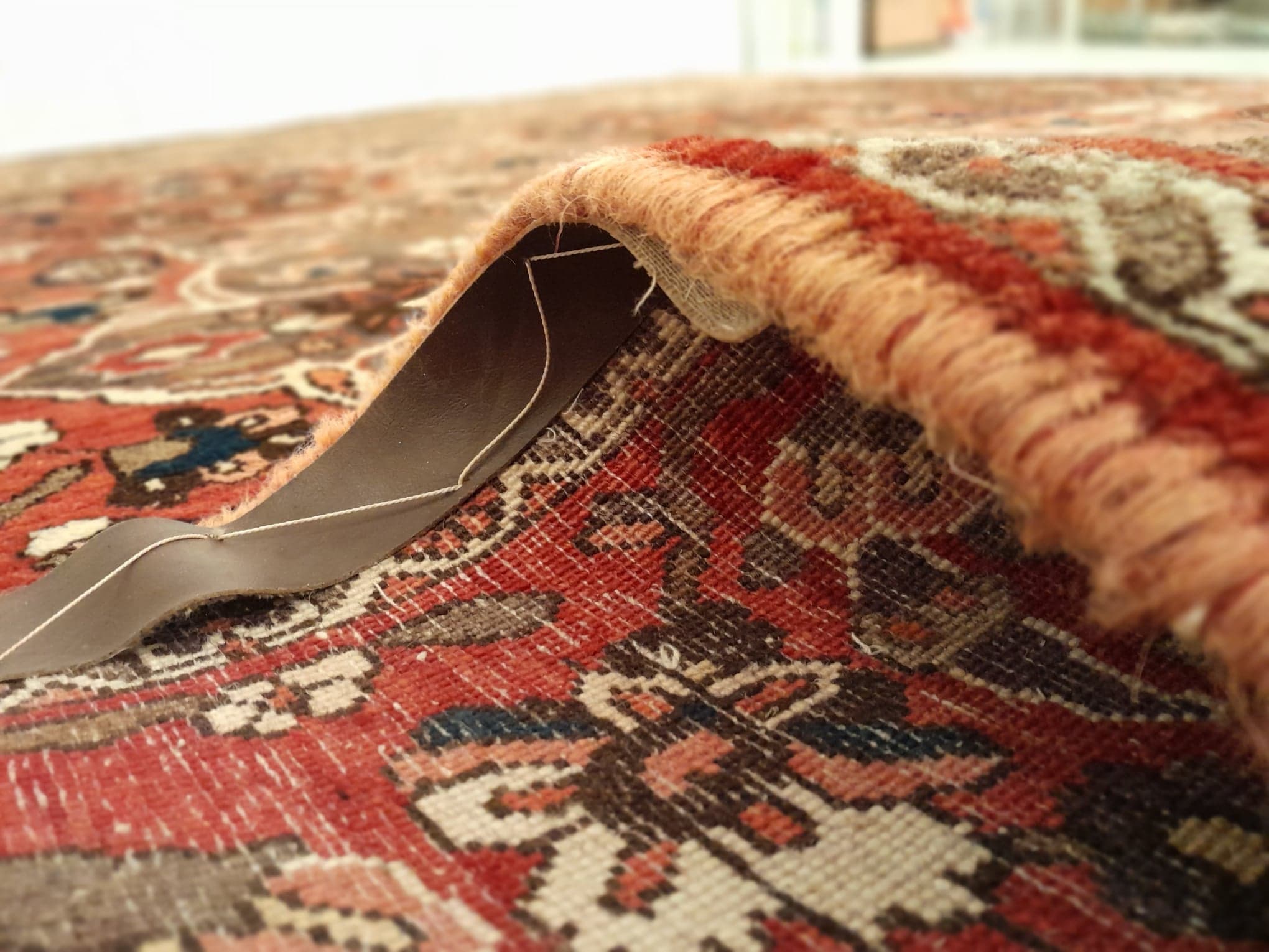 Handmade Persian Bachtiar rug 306x213