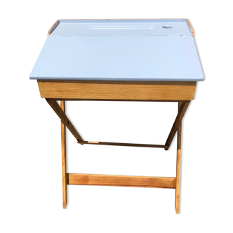 Foldable child desk