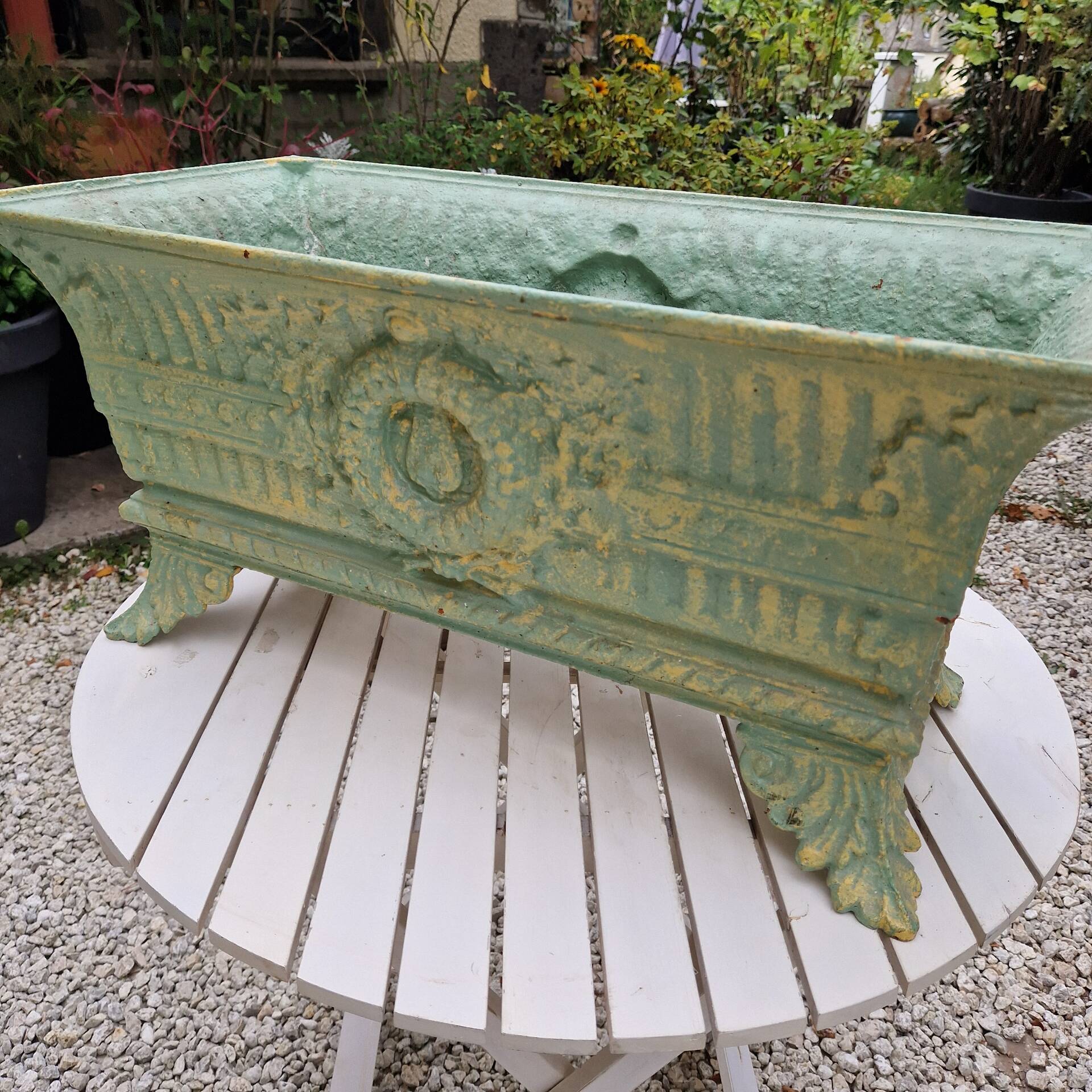 Old cast iron vase 1900, 19th-century Médicis style planter