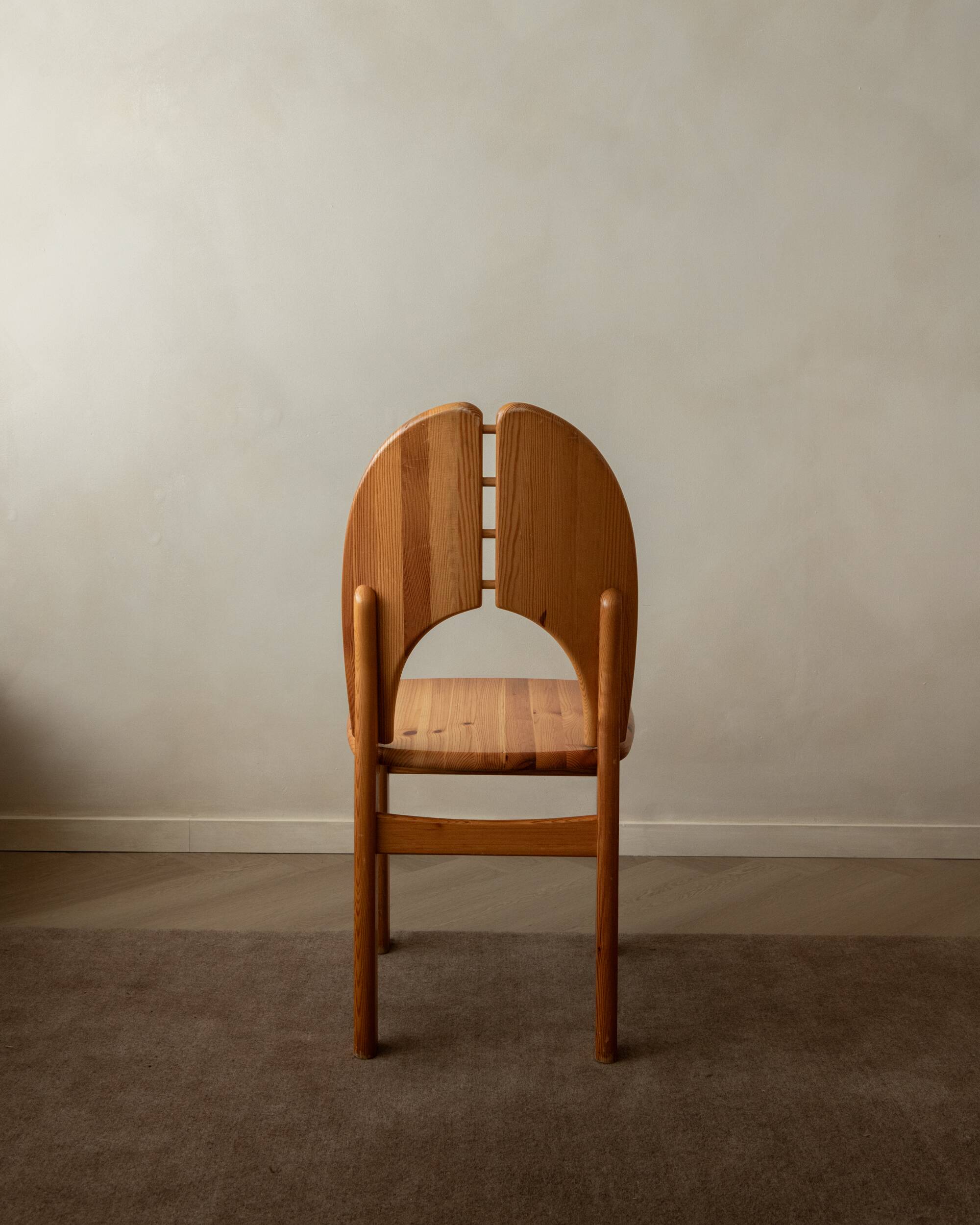 Scandinavian Brutalist Pine Dining Chairs with Sculptural Back, 1970, Set of 6
