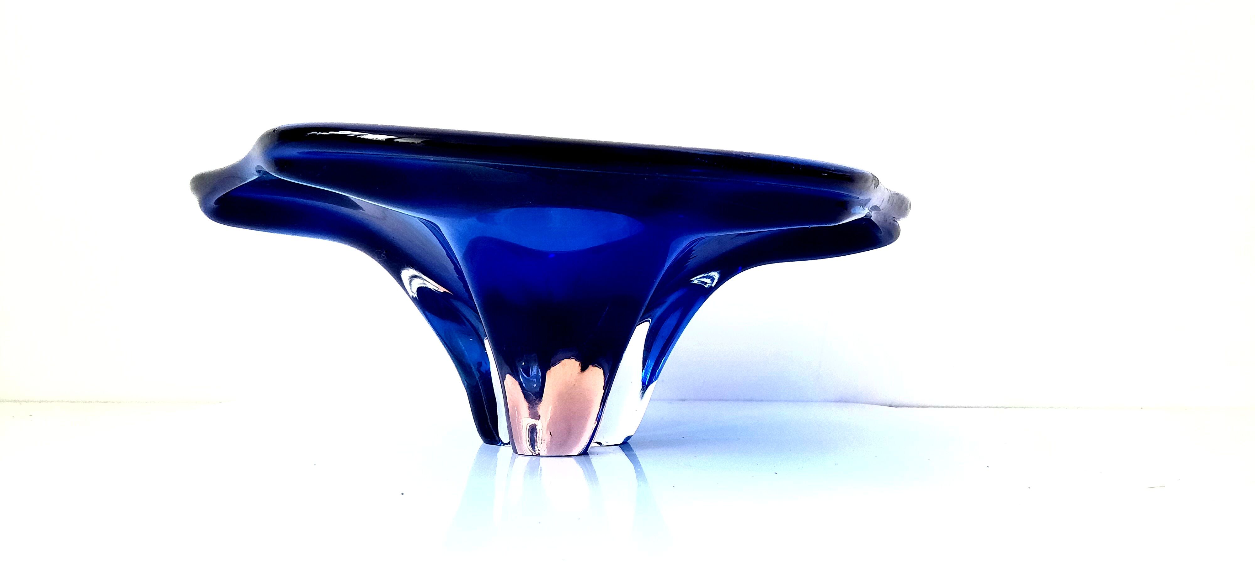 Organic-shaped intense blue Murano glass trinket bowl circa 1970