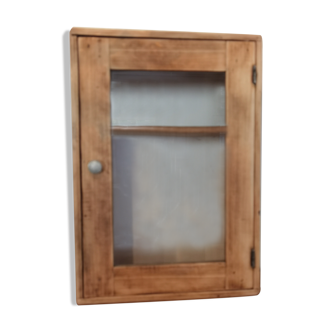 Armoire à pharmacie