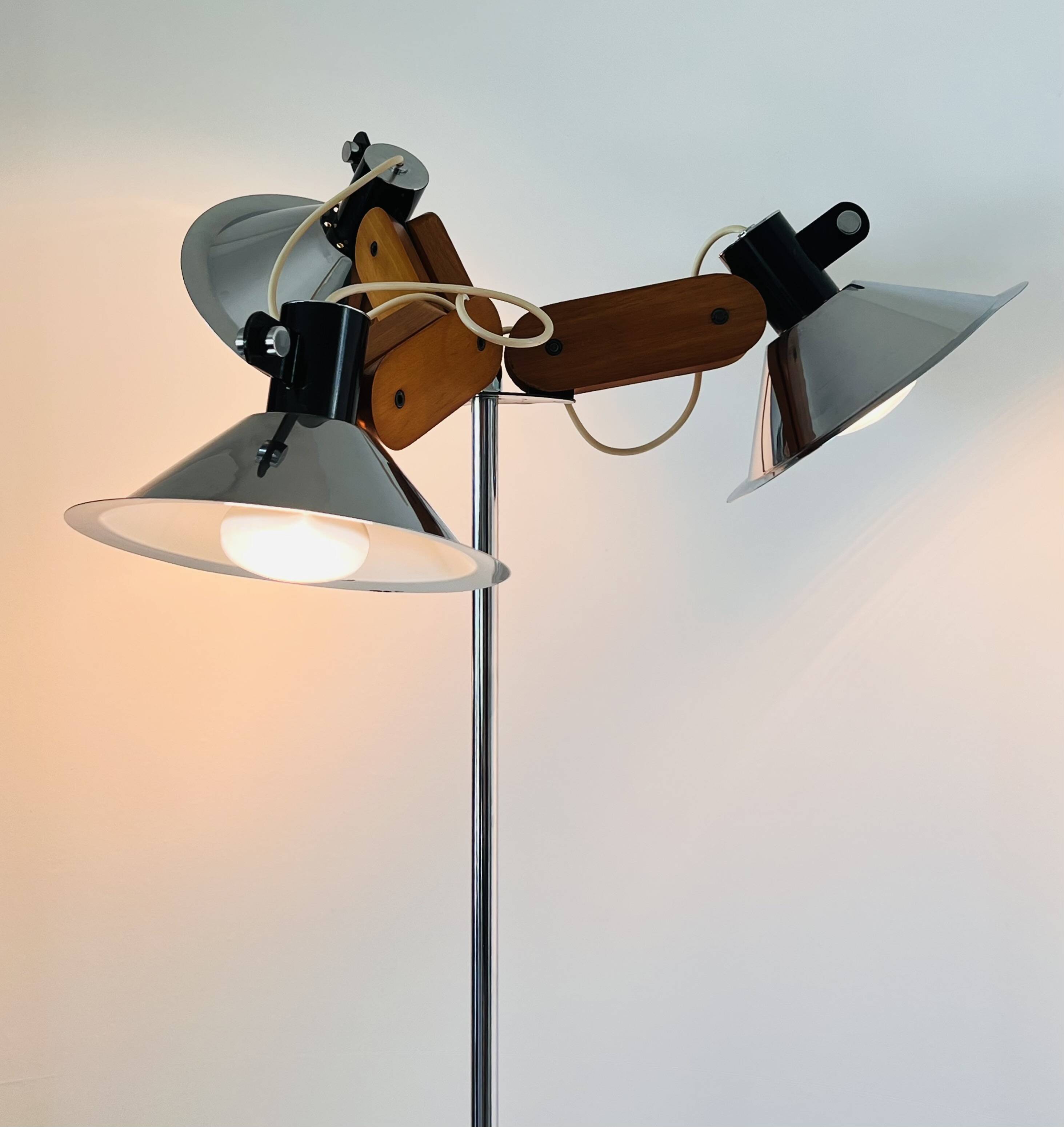 Three-light floor lamp in wood and chrome metal, Spain 1970s.