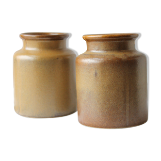 Set of two stoneware pots