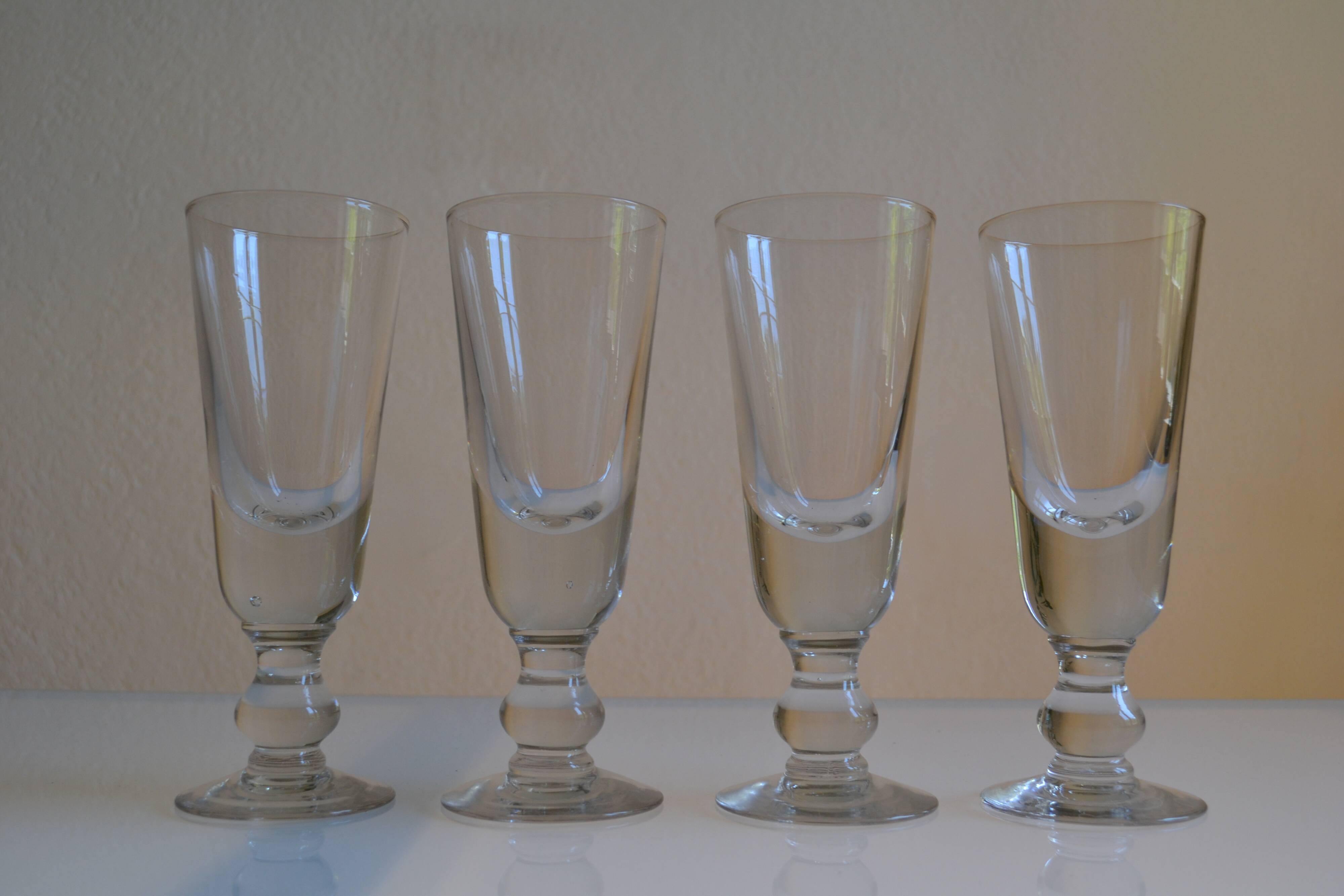 Série de 4 anciens verre verres à absinthe