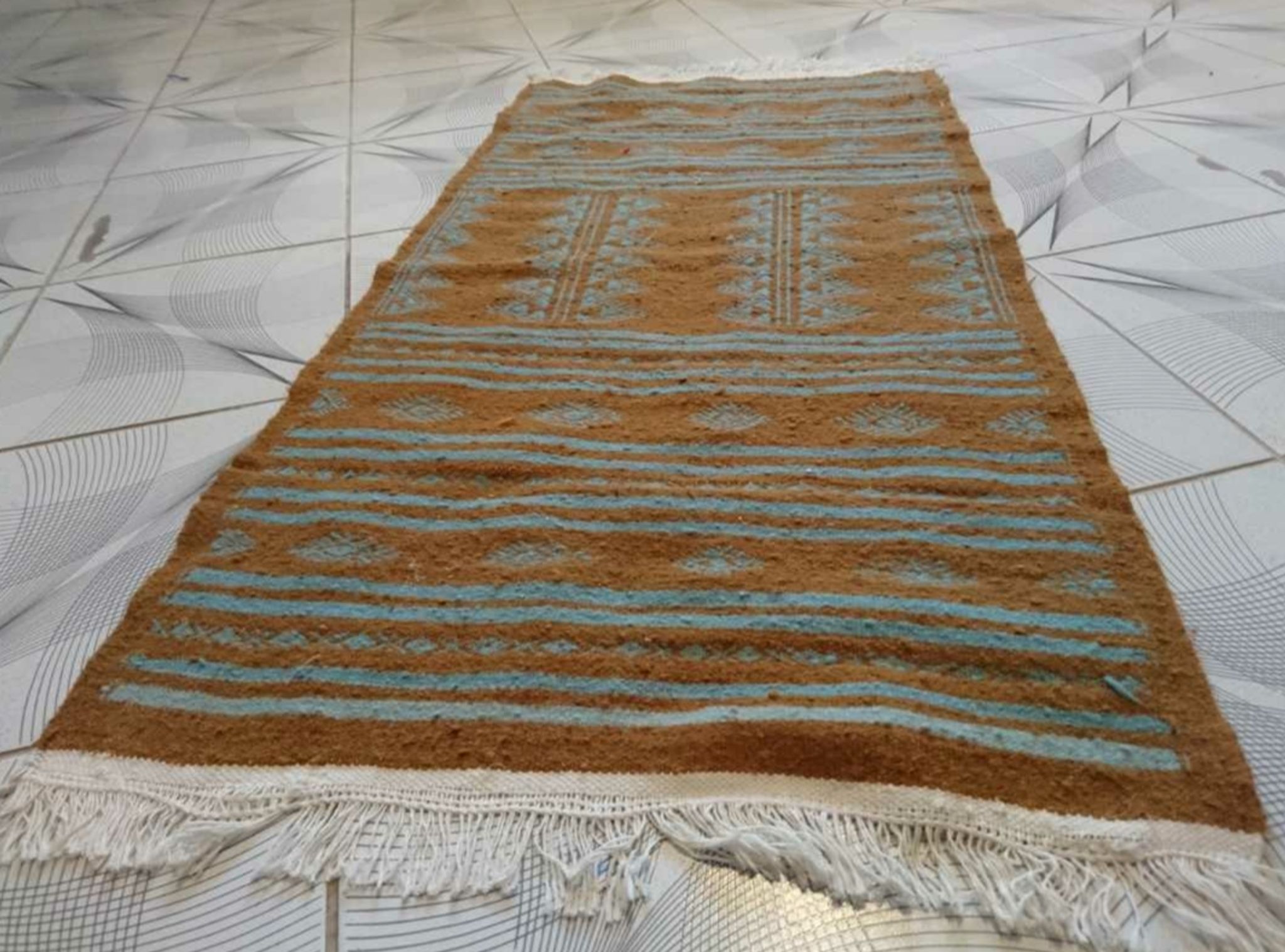Tapis berbère marron et bleu 118 x 61 cm