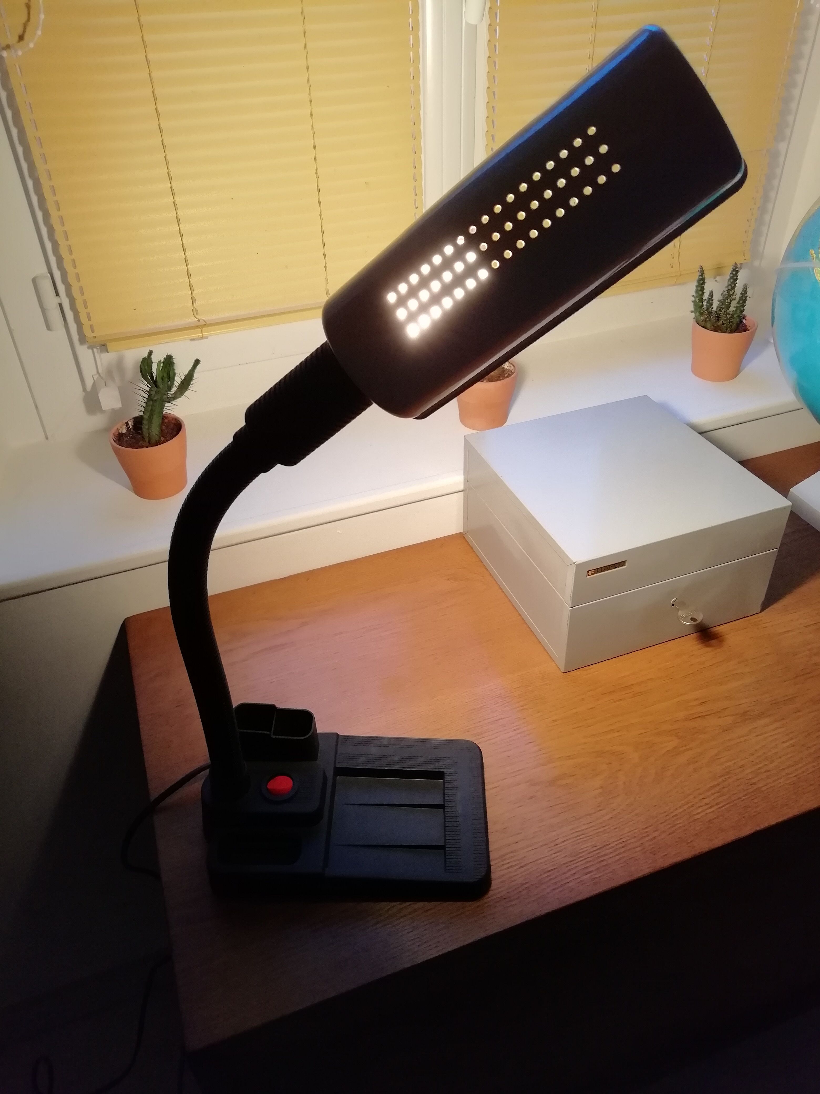 Nuova Veneta Lumi 70s desk lamp
