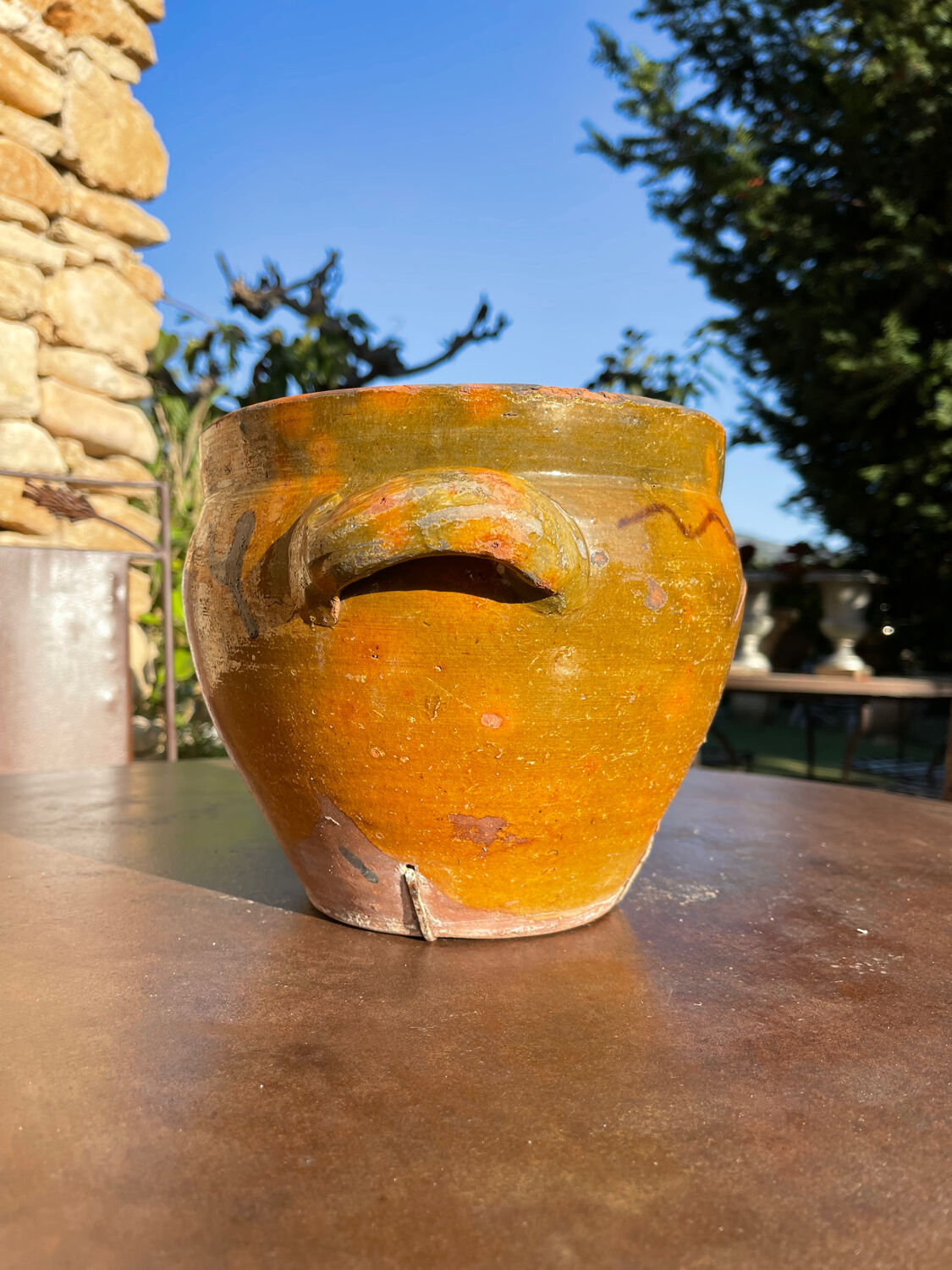 Ancient terracotta pottery jar