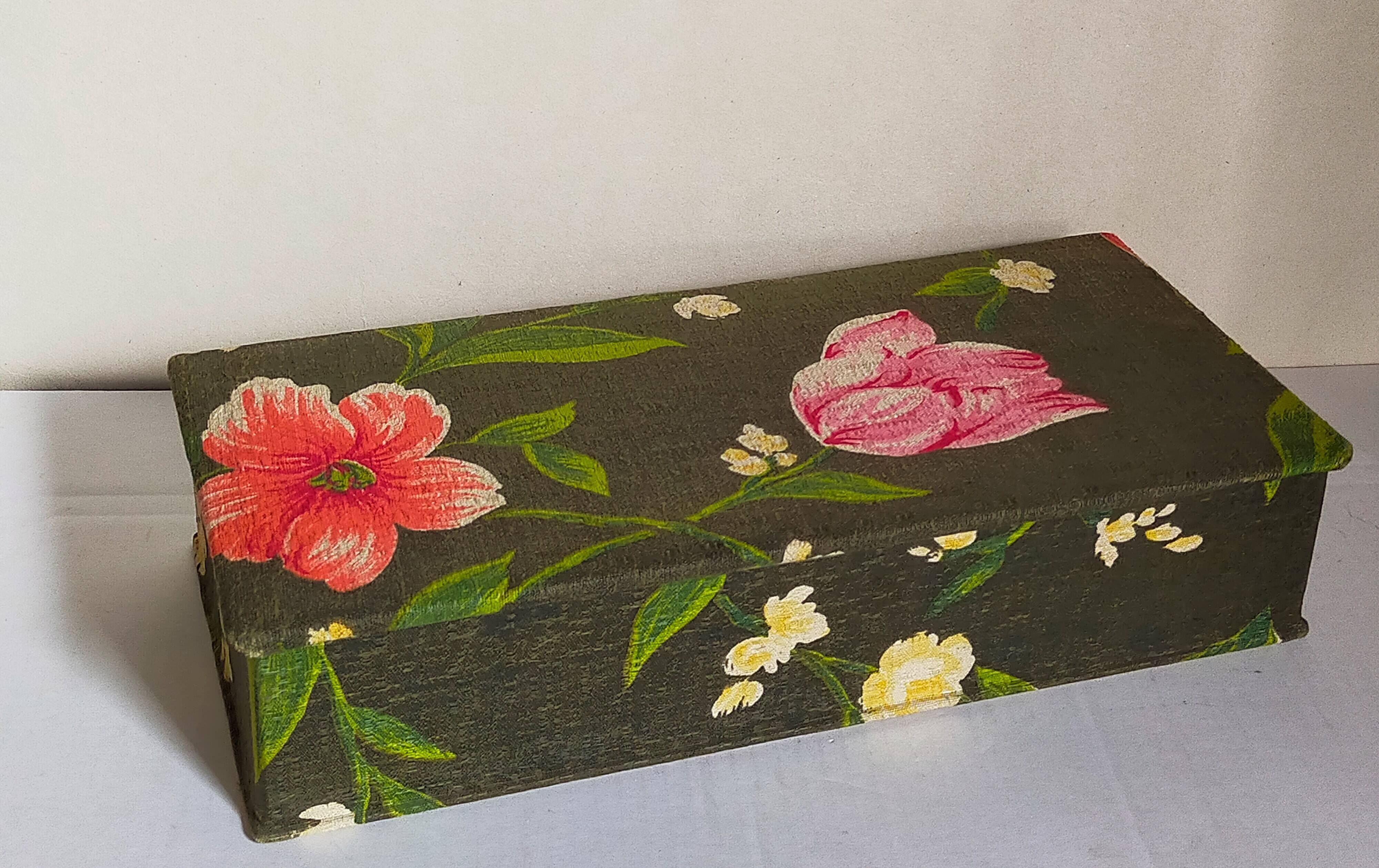 Box padded with old fabric