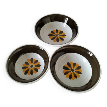 Set of three Italian deep plates from the 1970s, with ochre brown floral decoration.