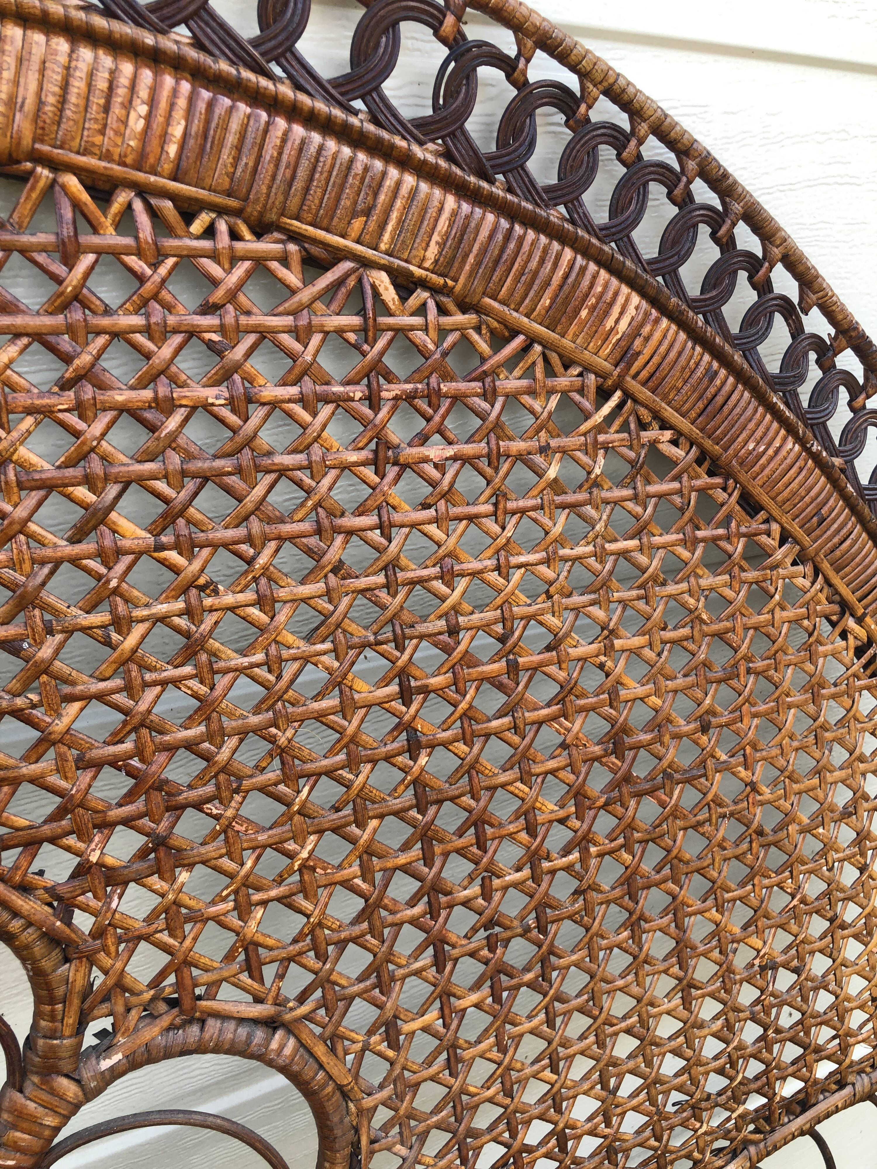 Peacock rattan headof