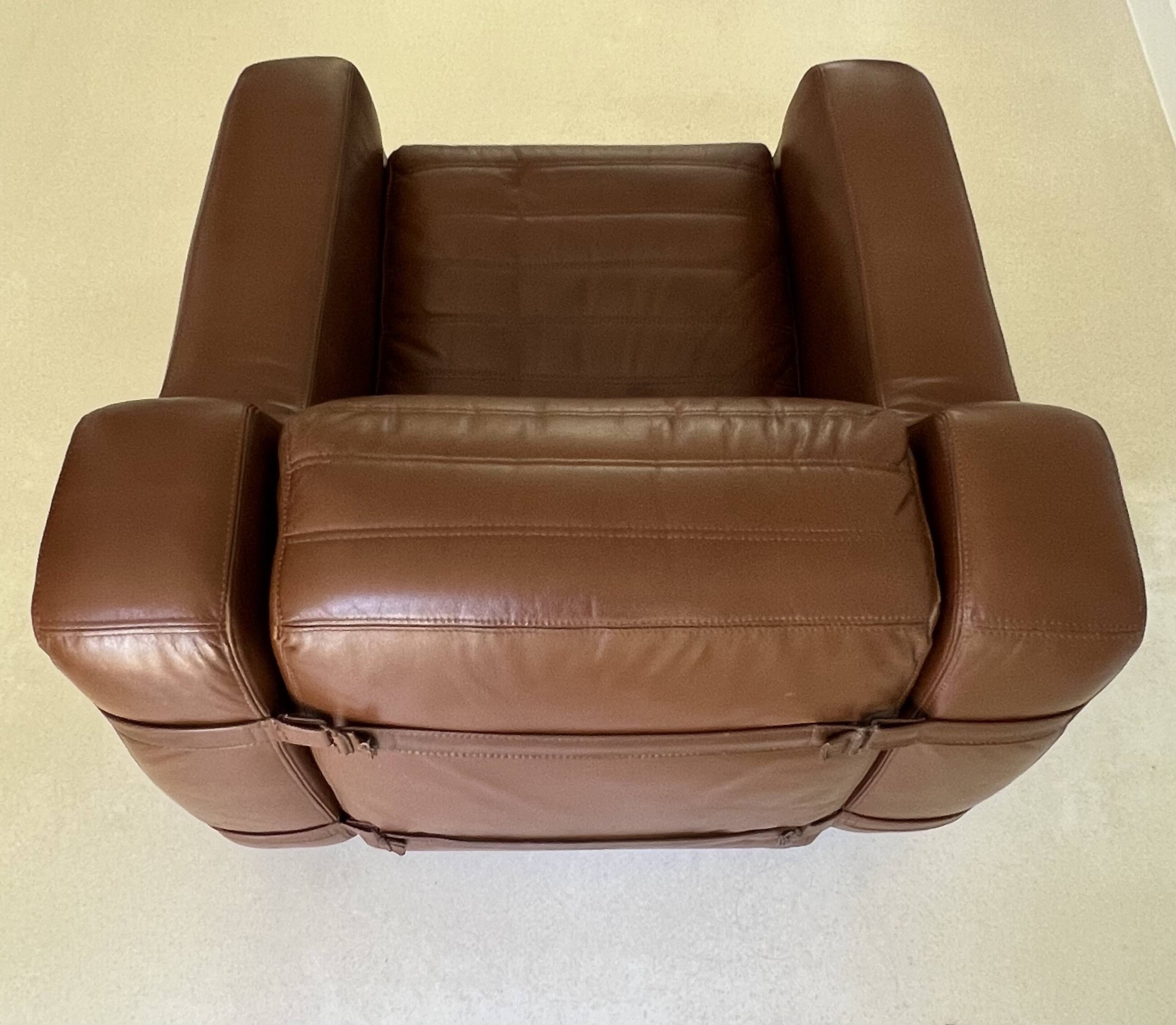 Fauteuil prototype en simili cuir marron par Michel Ducaroy, France années