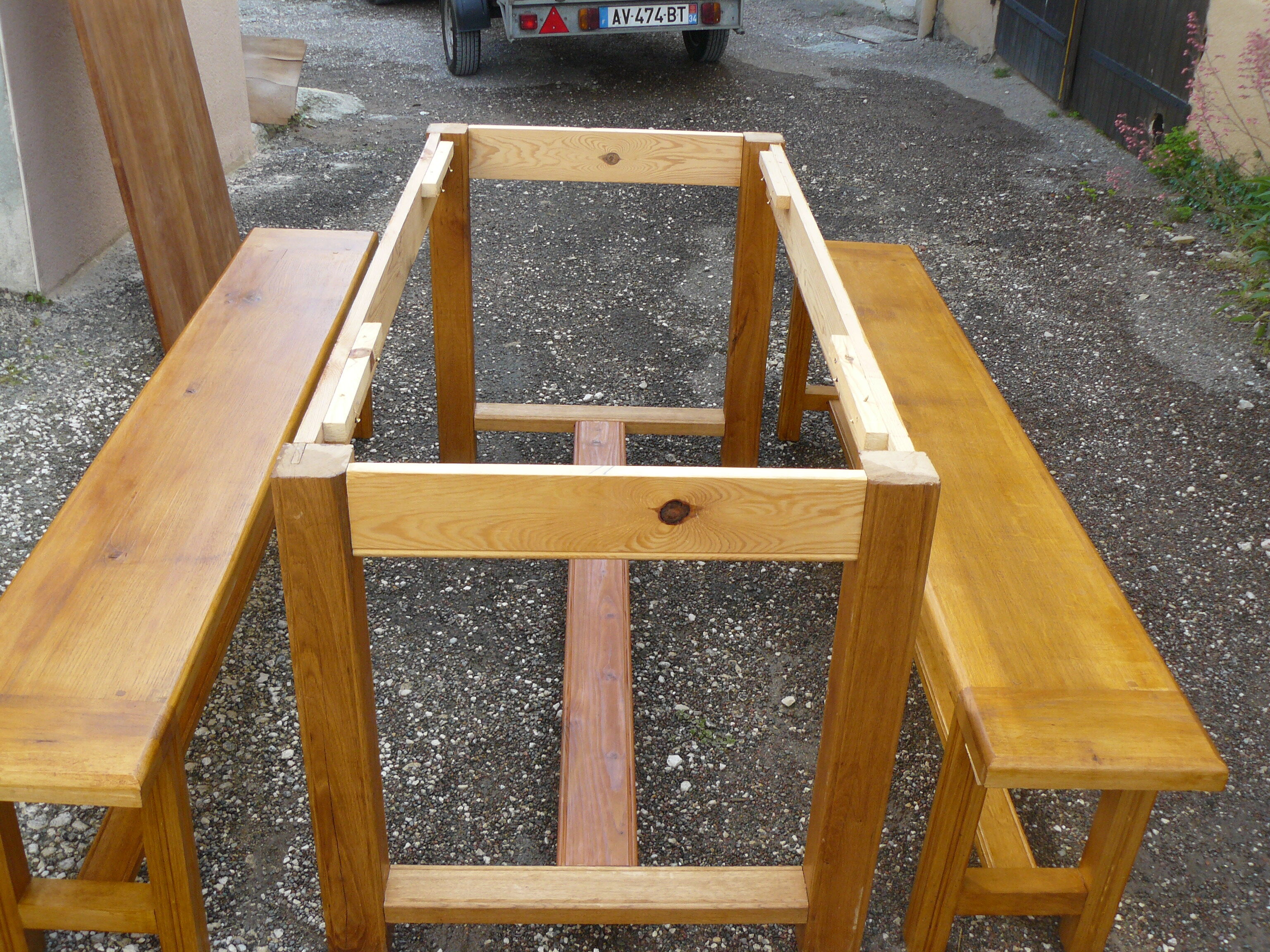 Ensemble table et banc de salle à manger