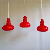 Trio de suspensions Space Age en opaline rouge, Peill & Putzler, 1970