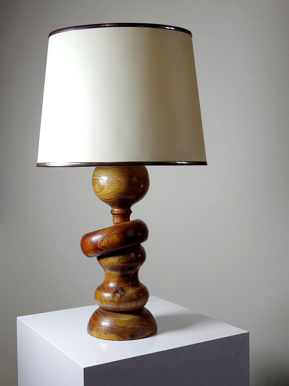 Impressive vintage Scandinavian style lamp designed with turned sculpted wood and a ring.