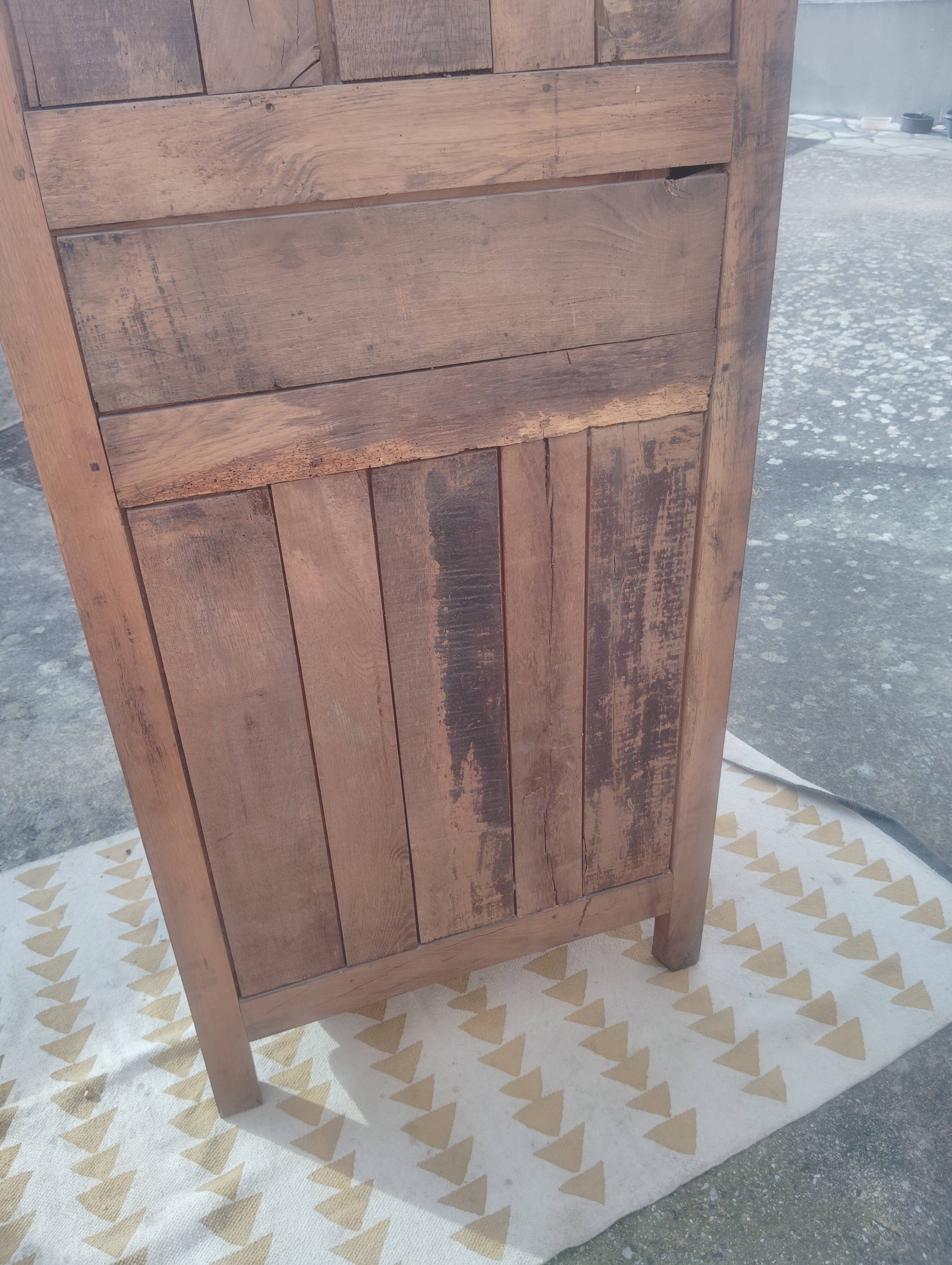 Antique oak bonnetière