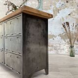 Industrial row in metal and oak.