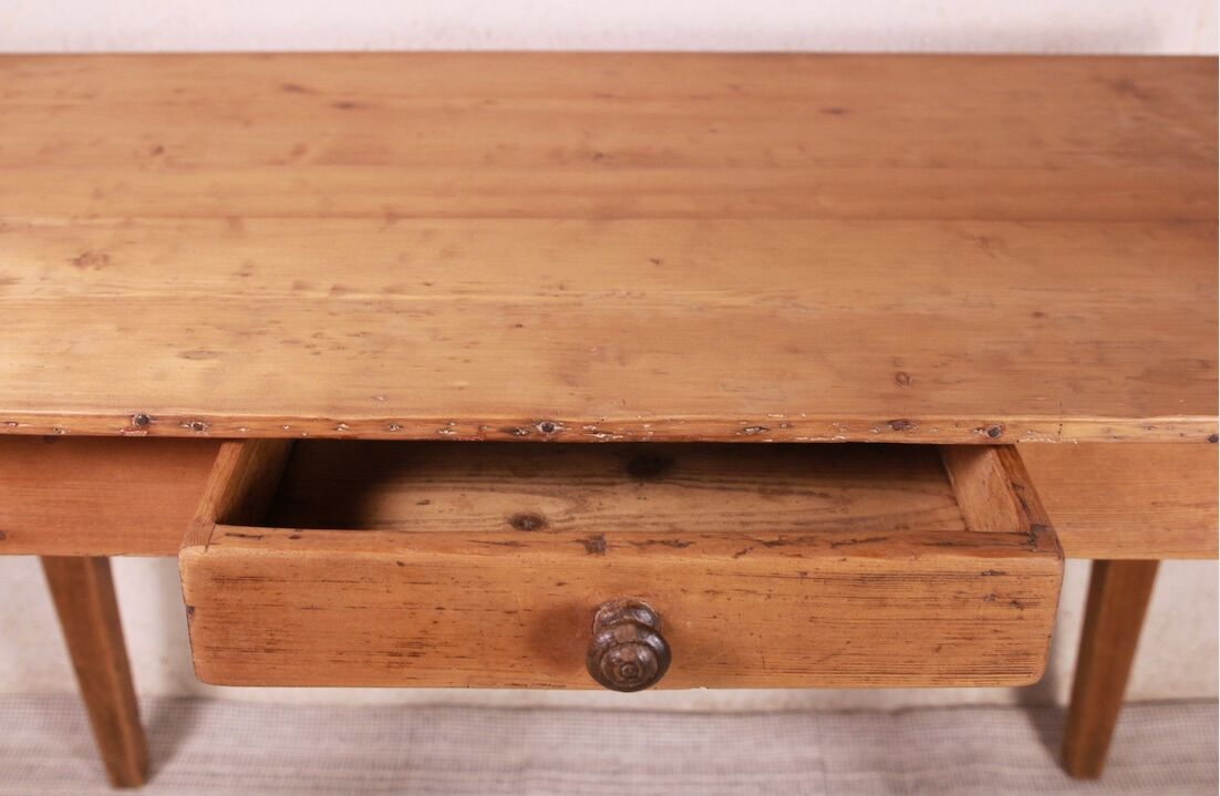 Farm table