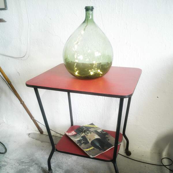 Meuble tv vintage en vinyle rouge