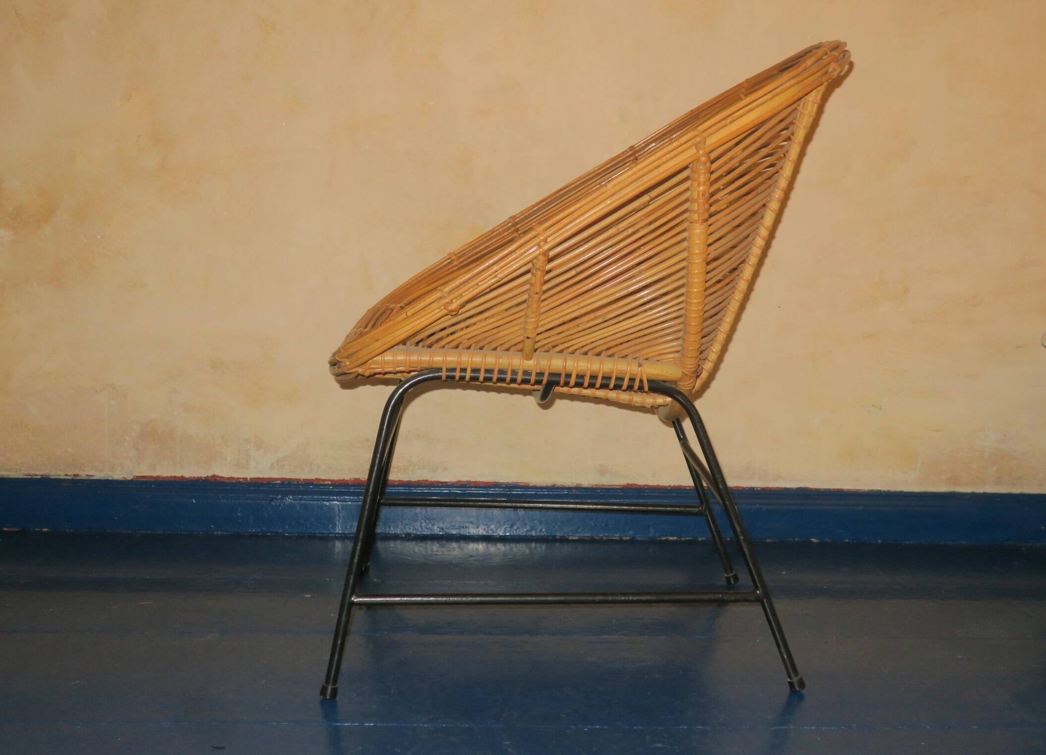 Mid century bamboo an iron pod chair, 1960s