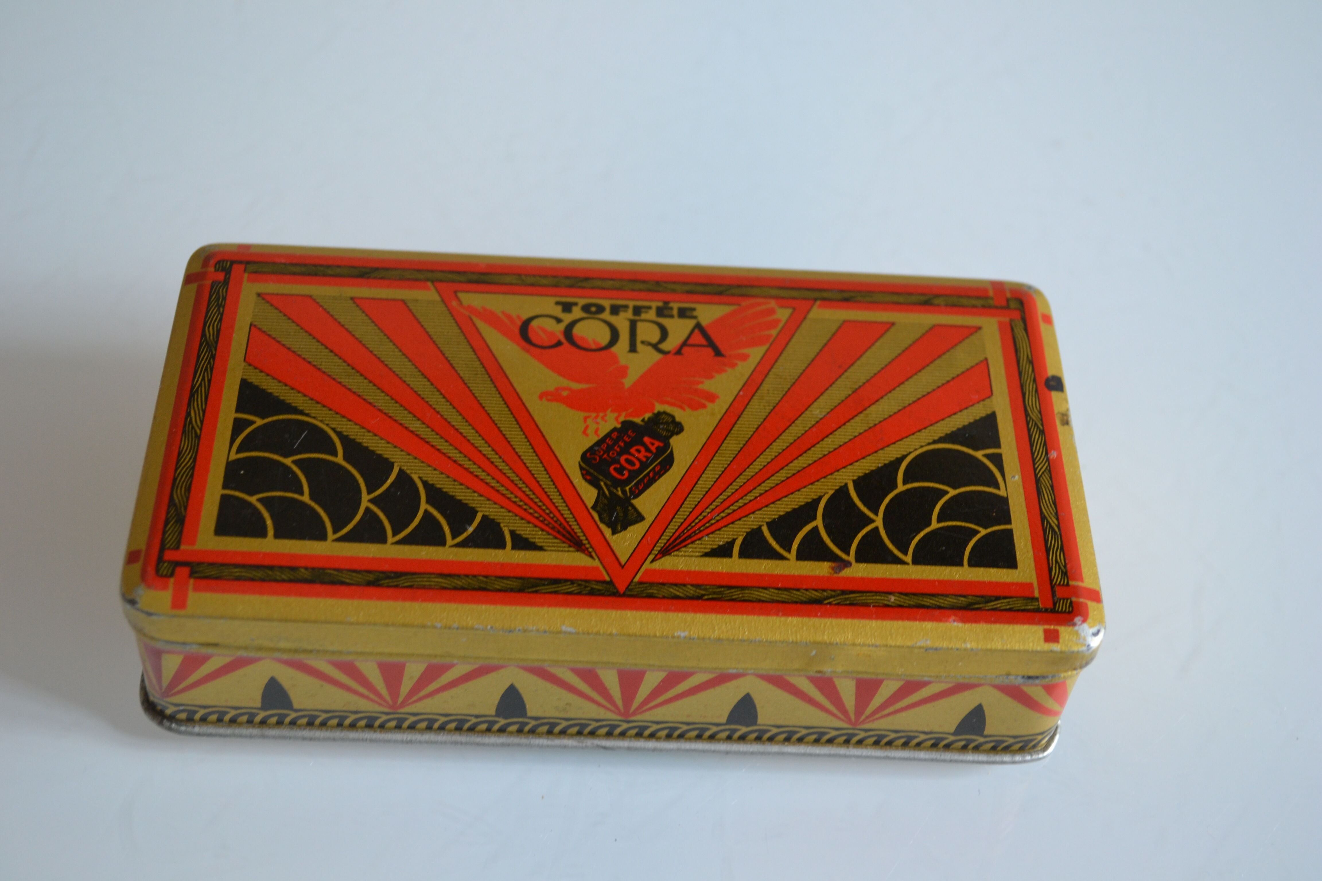 Advertising box toffee cora tole lithograph