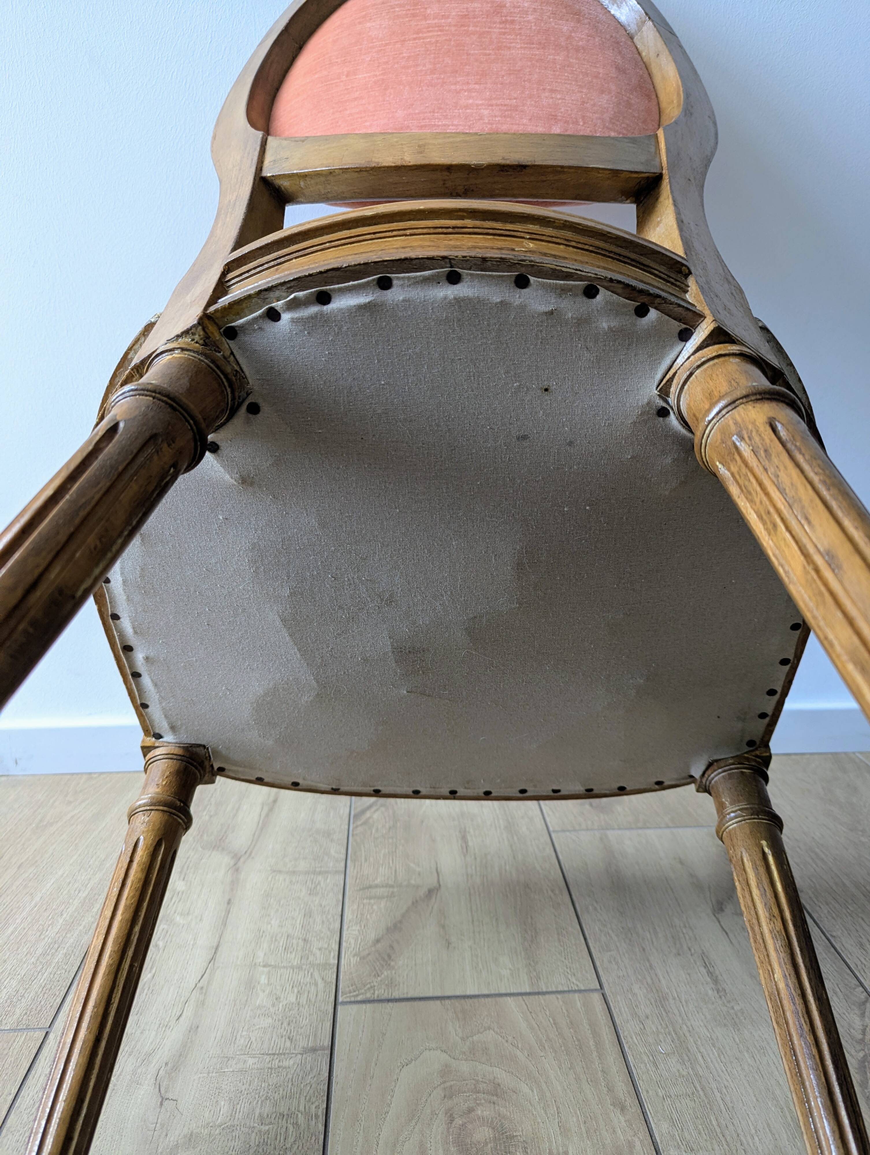 Louis XVI armchair with patina and antique velvet