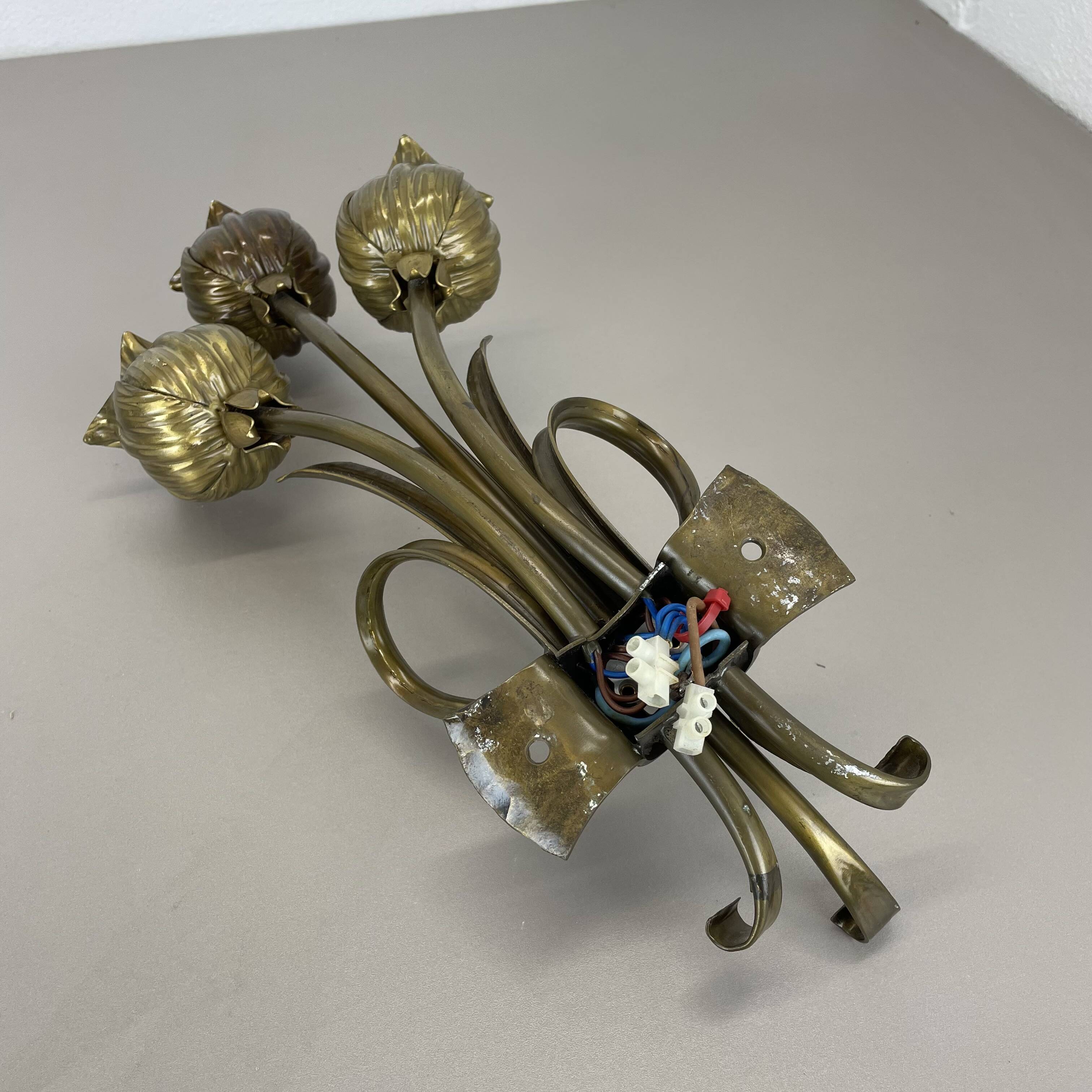 Sculptural 44cm brass  "flower" theatre wall light, italy, 1970s