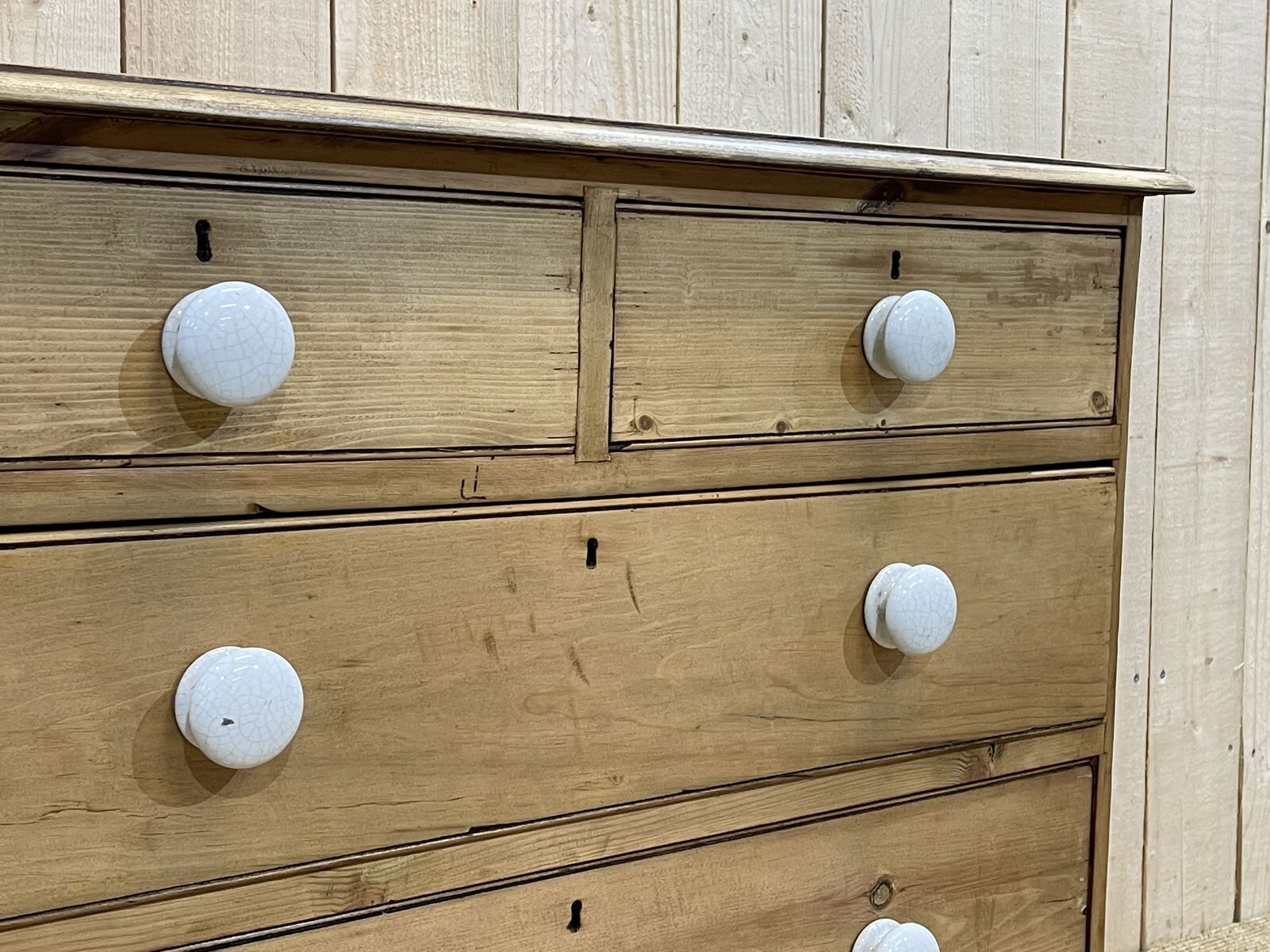 English dresser XIXth fir with its white porcelain buttons