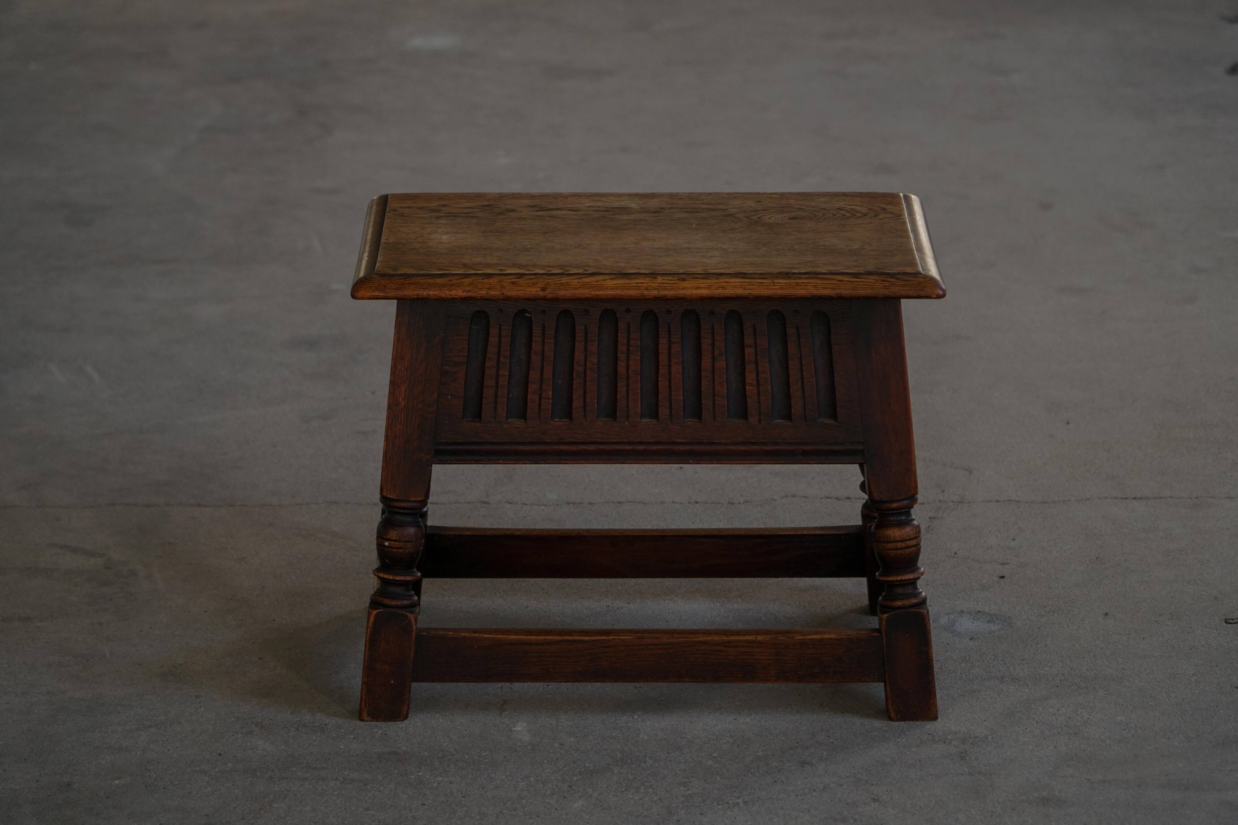 Scandinavian oak stool/box from the early 20th century, 1900s.