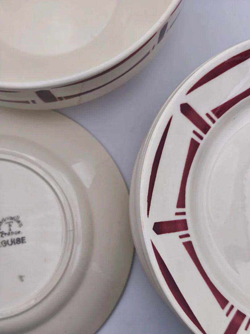 "France Louise" table service – Bordeaux geometric decor