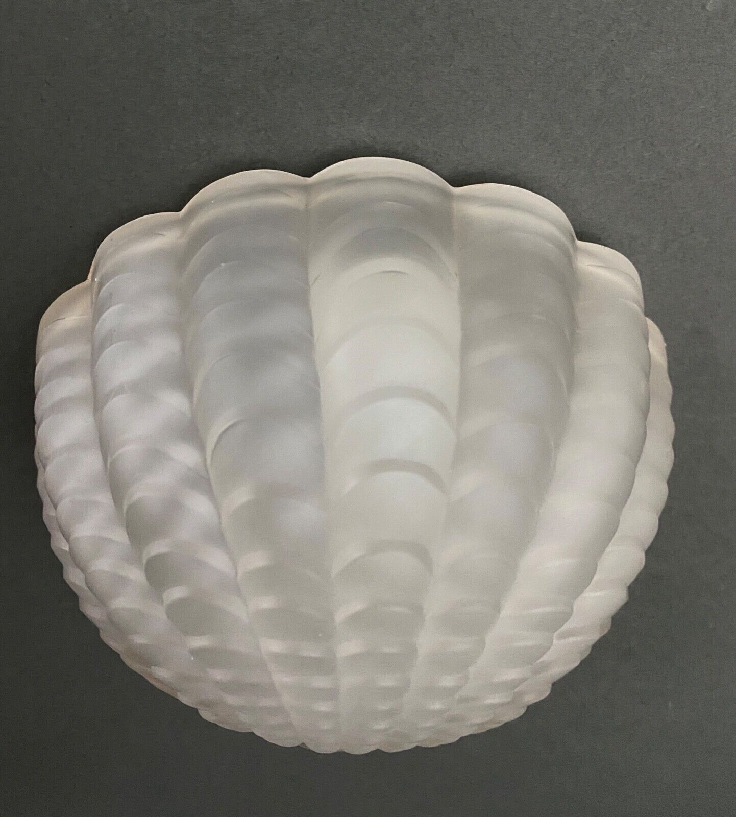 Wall lamp in frosted glass Art Deco 1950 scallop shell